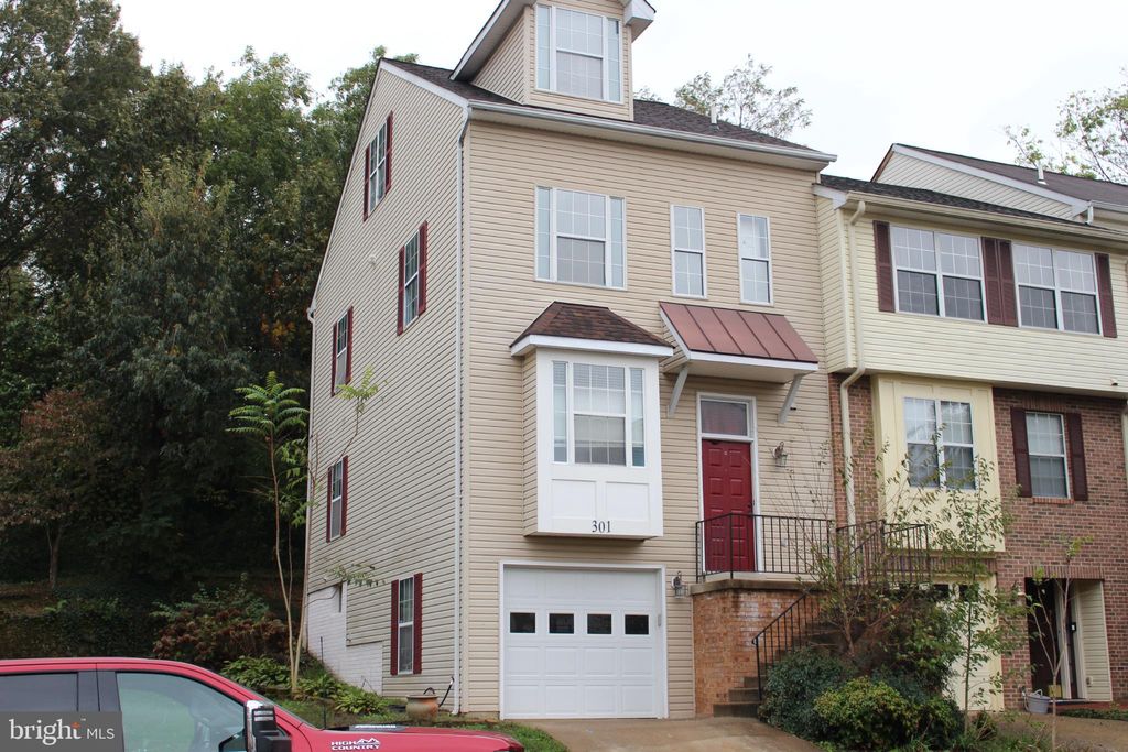 Photo of 301 Shaw Court, FREDERICKSBURG, VA 22405 (MLS # VAST2043522)