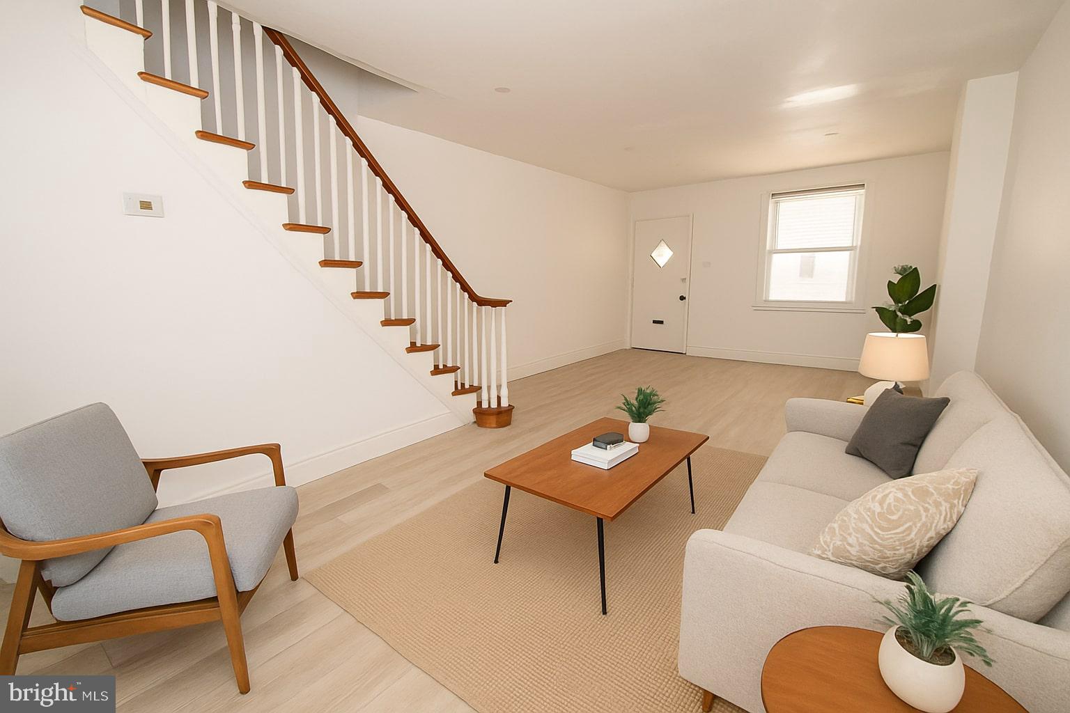 1833 E HAZZARD STREET