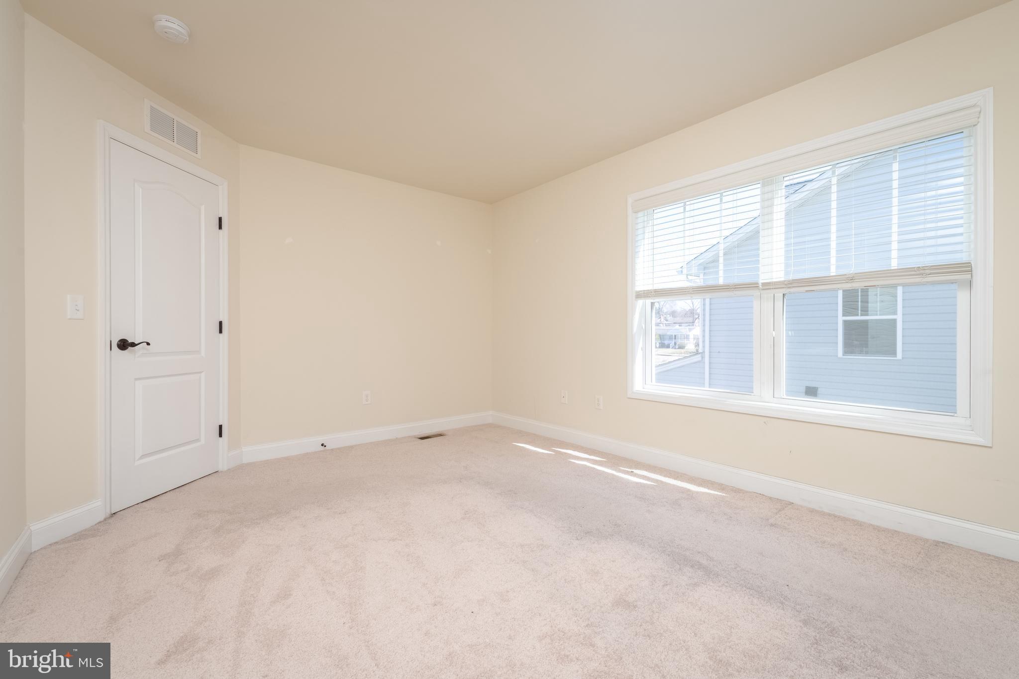 ESSEX/MIDDLE RIVER - Residential