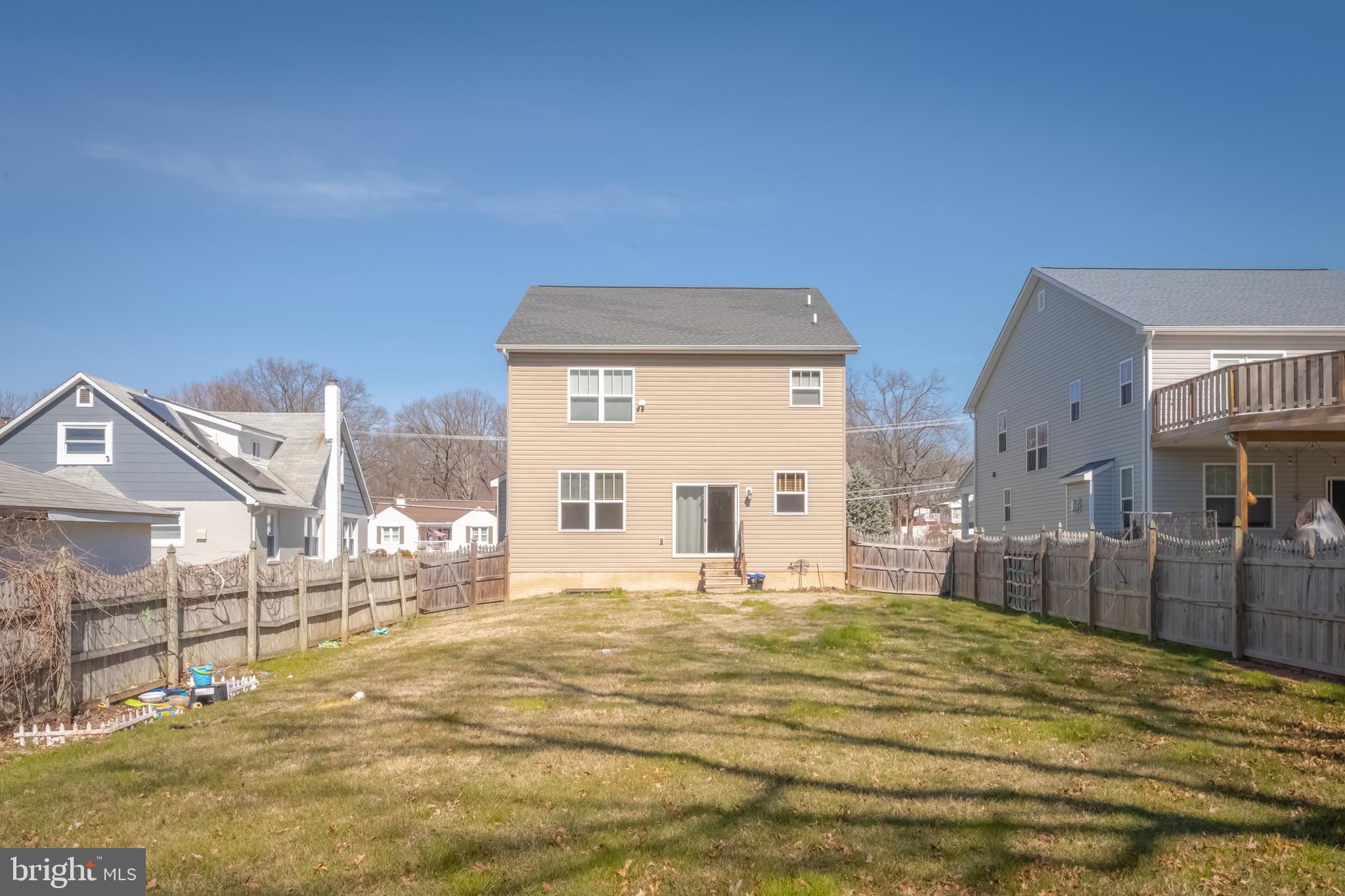 ESSEX/MIDDLE RIVER - Residential