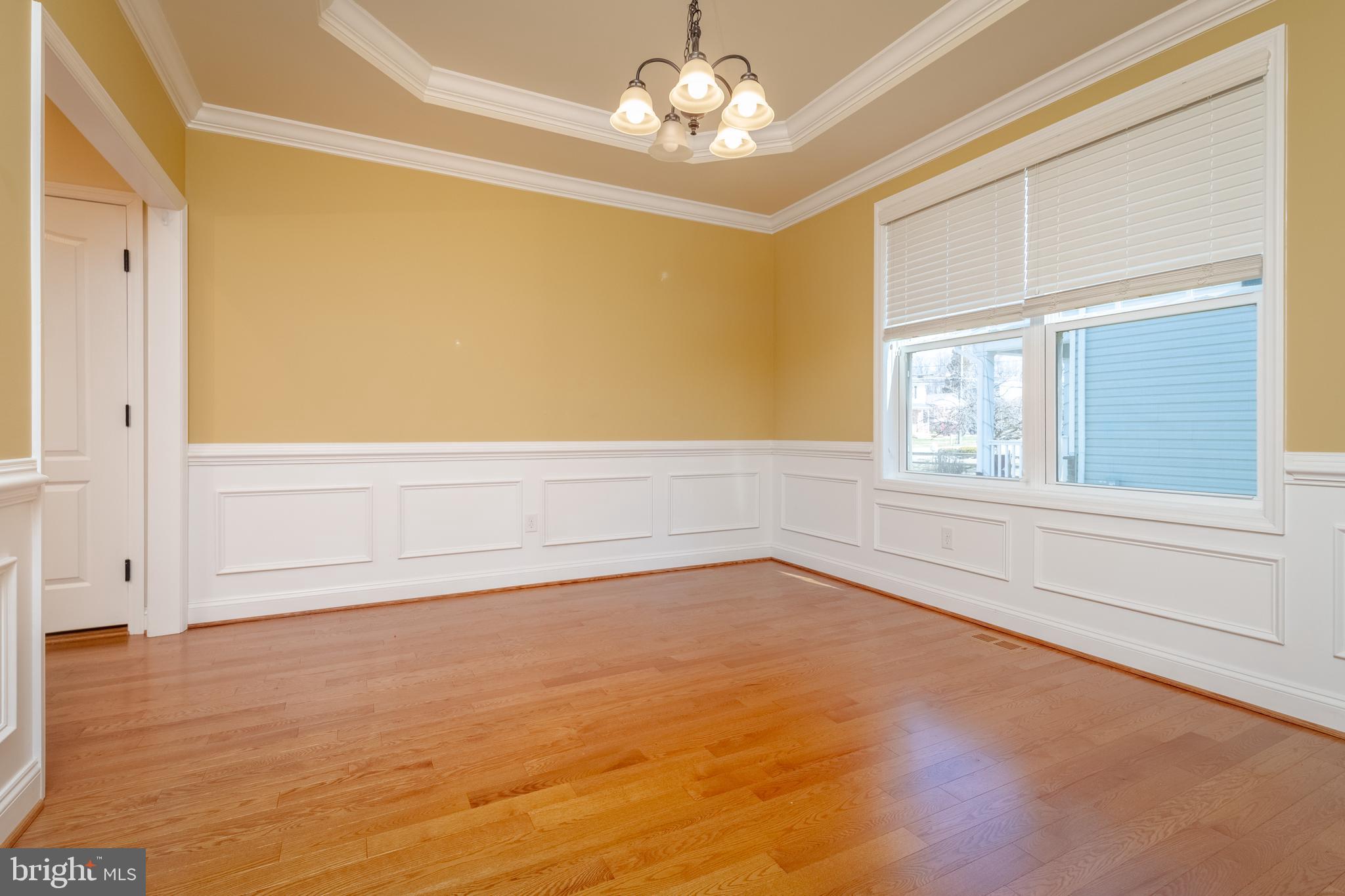 ESSEX/MIDDLE RIVER - Residential