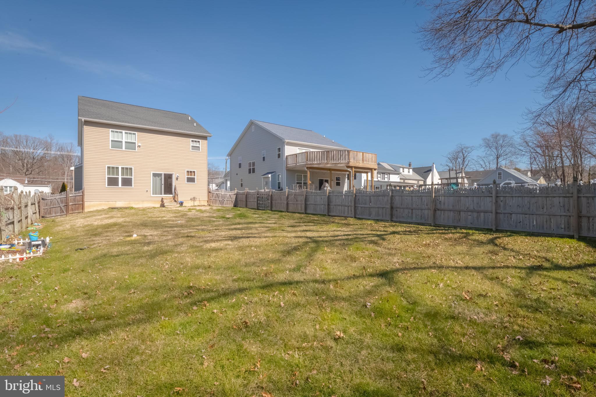 ESSEX/MIDDLE RIVER - Residential