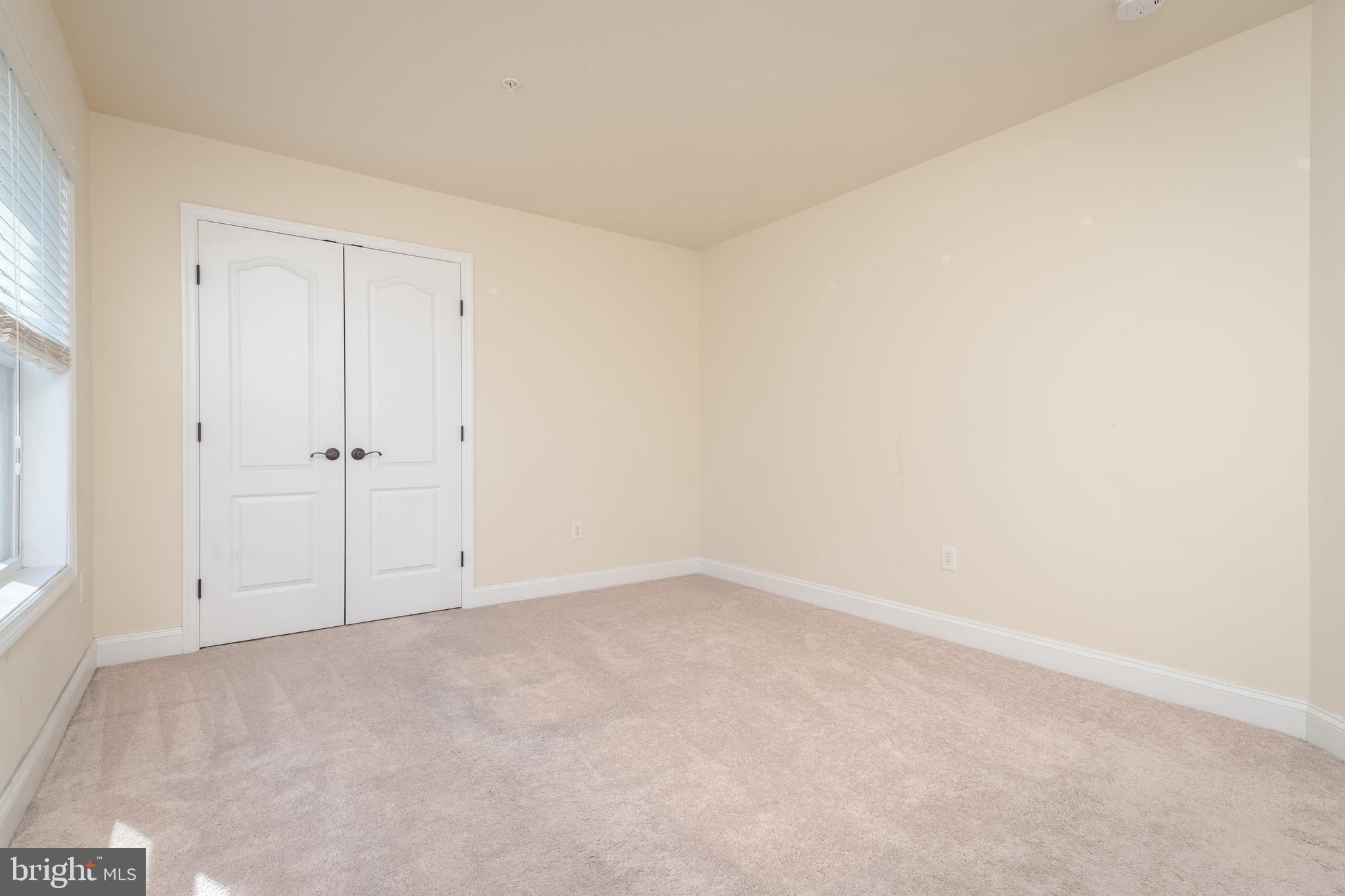 ESSEX/MIDDLE RIVER - Residential