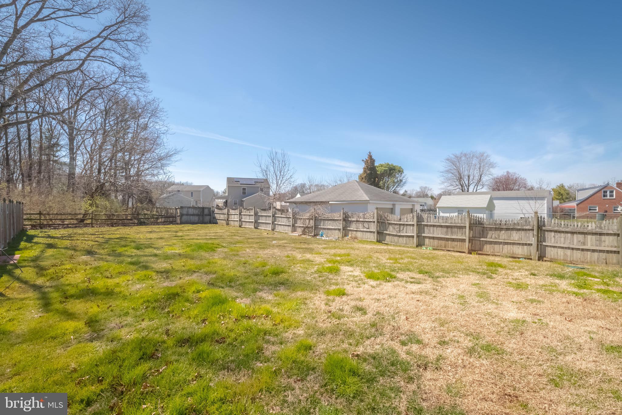 ESSEX/MIDDLE RIVER - Residential