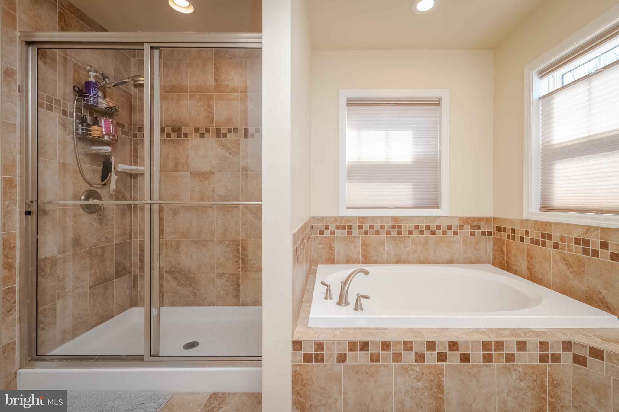 ESSEX/MIDDLE RIVER - Residential