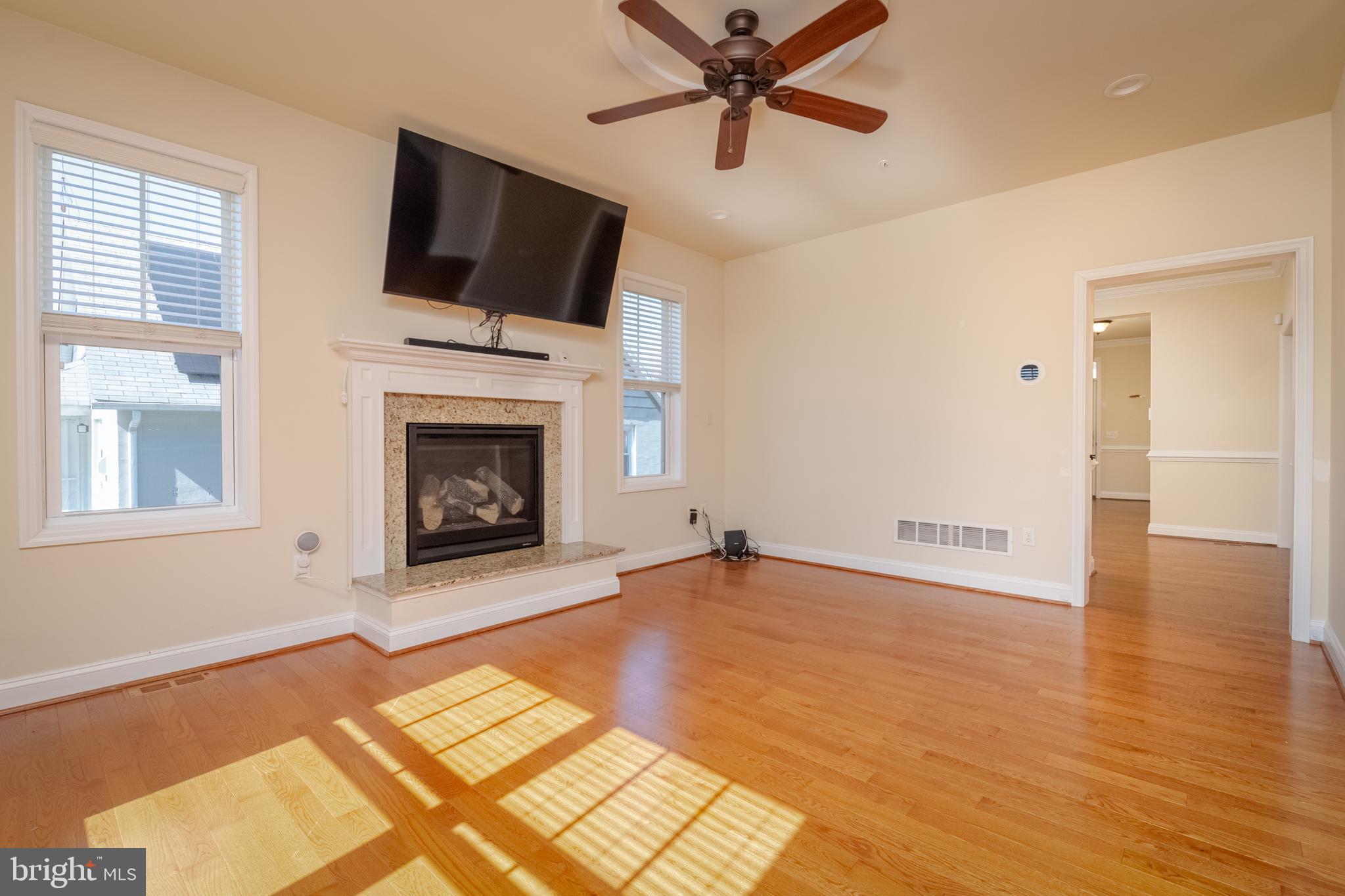 ESSEX/MIDDLE RIVER - Residential