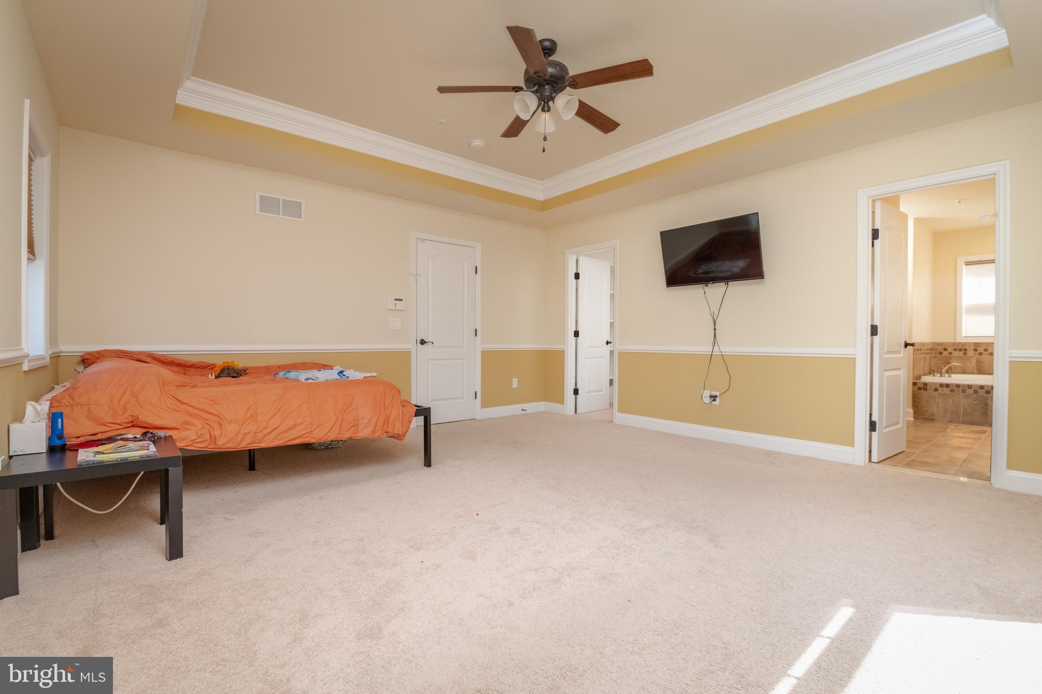 ESSEX/MIDDLE RIVER - Residential