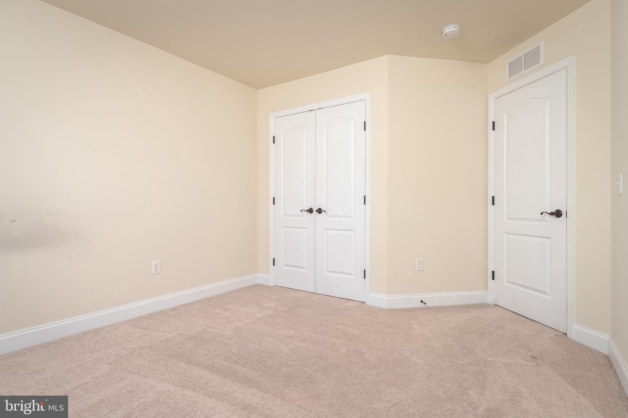 ESSEX/MIDDLE RIVER - Residential