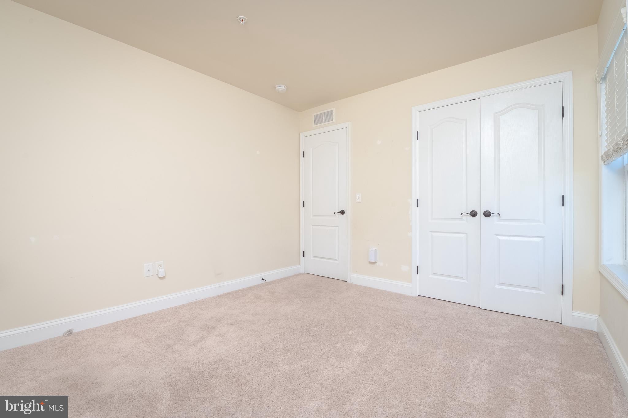 ESSEX/MIDDLE RIVER - Residential