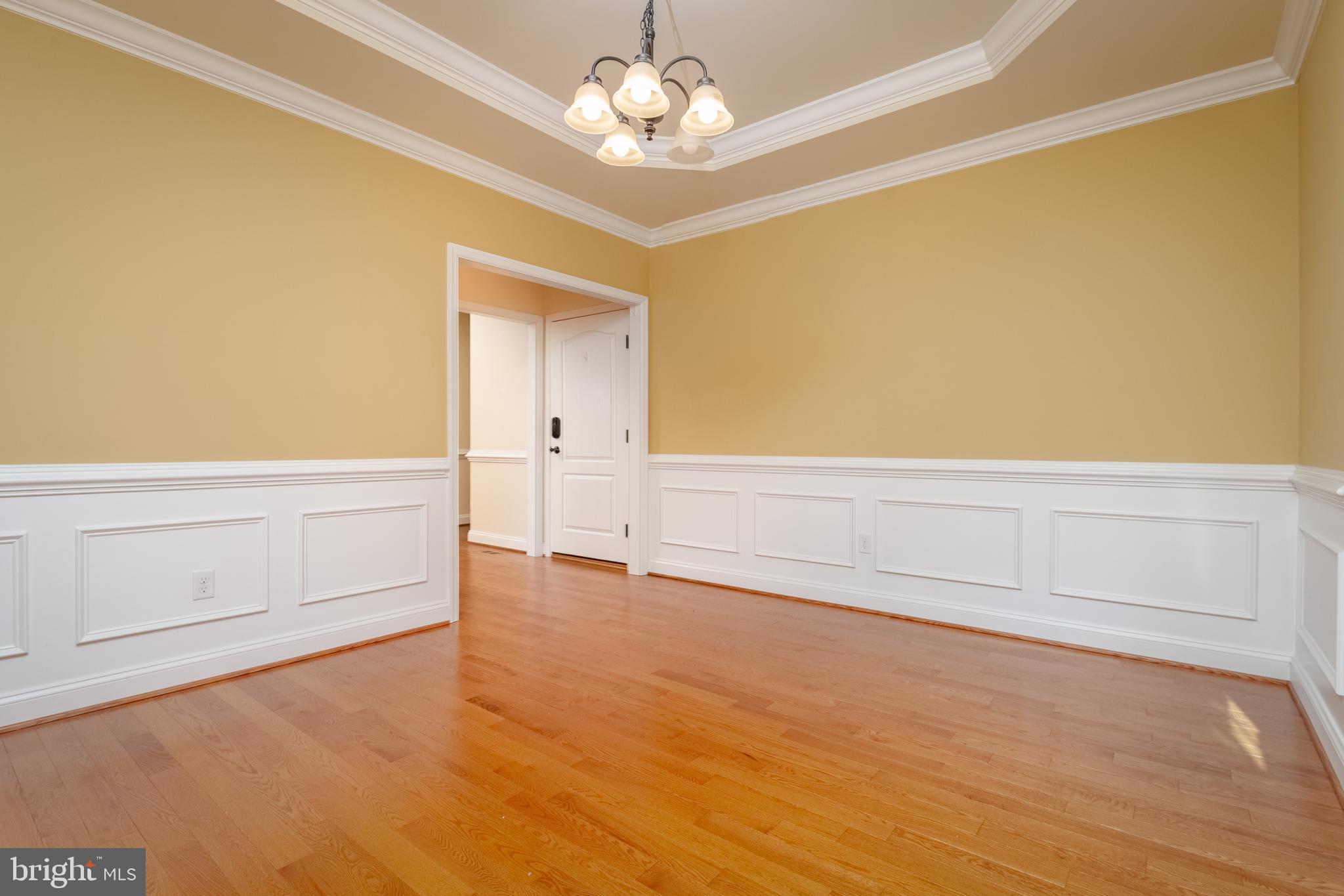 ESSEX/MIDDLE RIVER - Residential