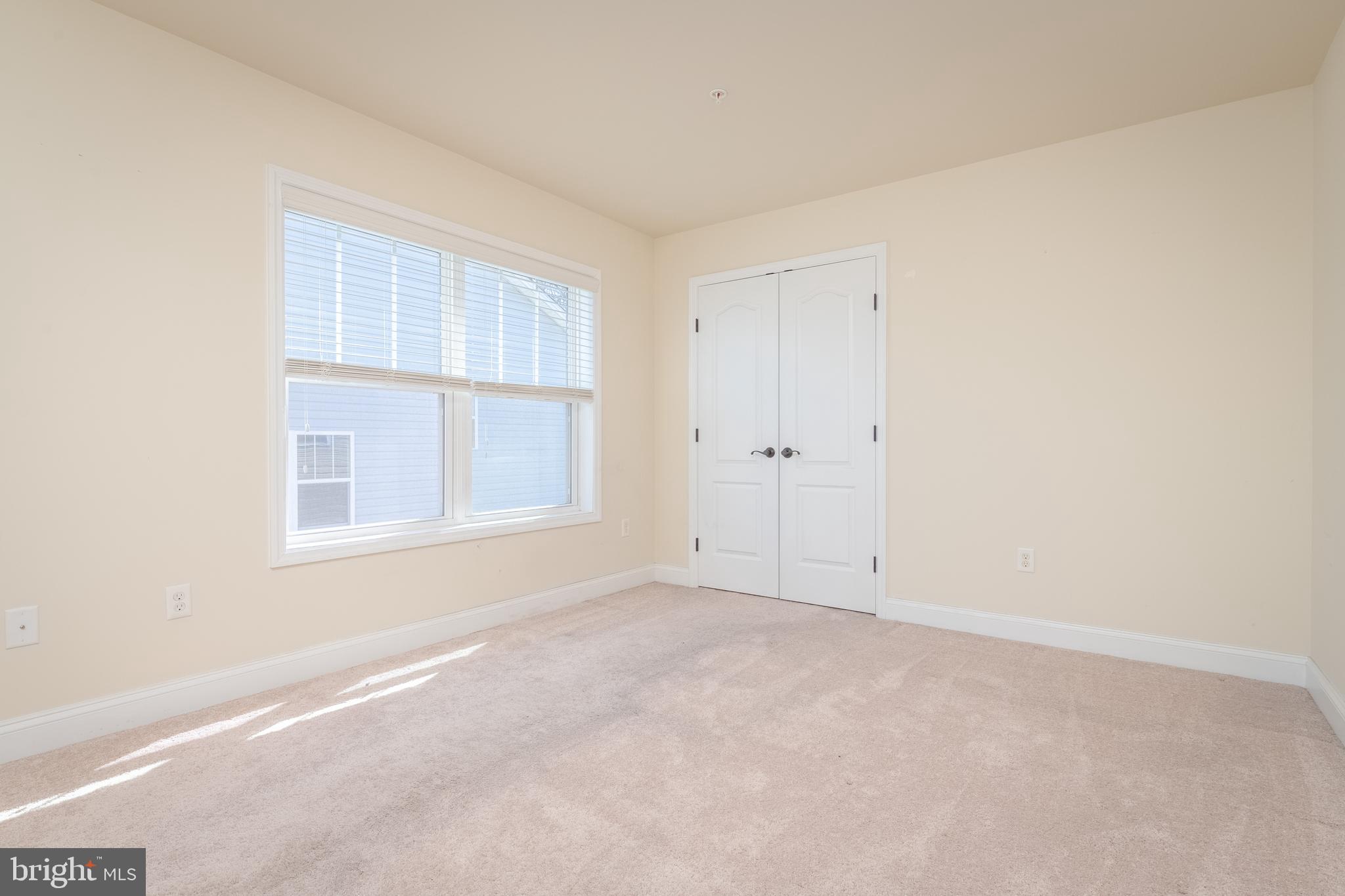 ESSEX/MIDDLE RIVER - Residential