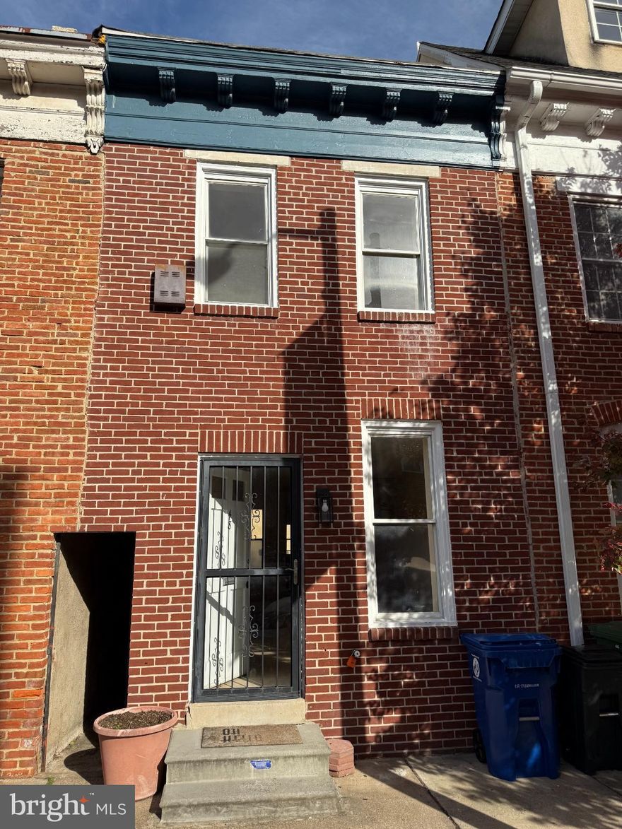 Federal Hill 
1 bedroom 
1 bath 
Newly remodeled and ready for December 1, 2025
$1750 a month
$1750 deposit 
Water included 

1st flr - living room, washer/dryer, kitchen 
2nd flr - bedroom, full bath, 4 closets storage

House is being remodeled. Brand new stainless steel appliances, dishwasher, garbage disposal, new cabinets, quartz counter top - all coming. 
Small back yard 
Street parking, but seems ok.

New windows. 
Includes brand new washer and dryer and all aplliances. 

Quiet and safe area. 

Month to month lease but prefer longterm tenants.

Owner pays for water
No cigarette smoking inside
Month to month lease, prefer long term