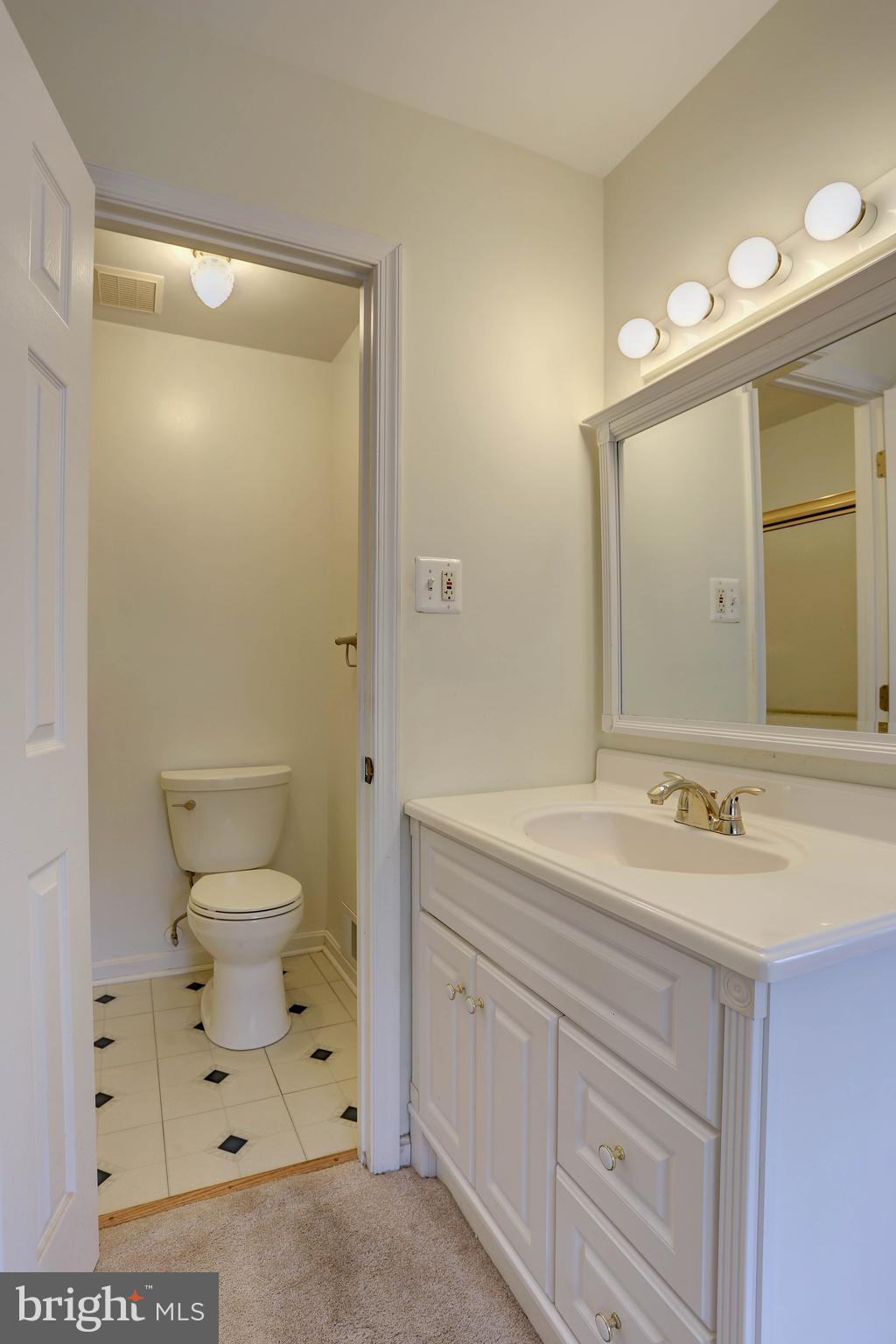 KING CHARLES COMMONS - Residential