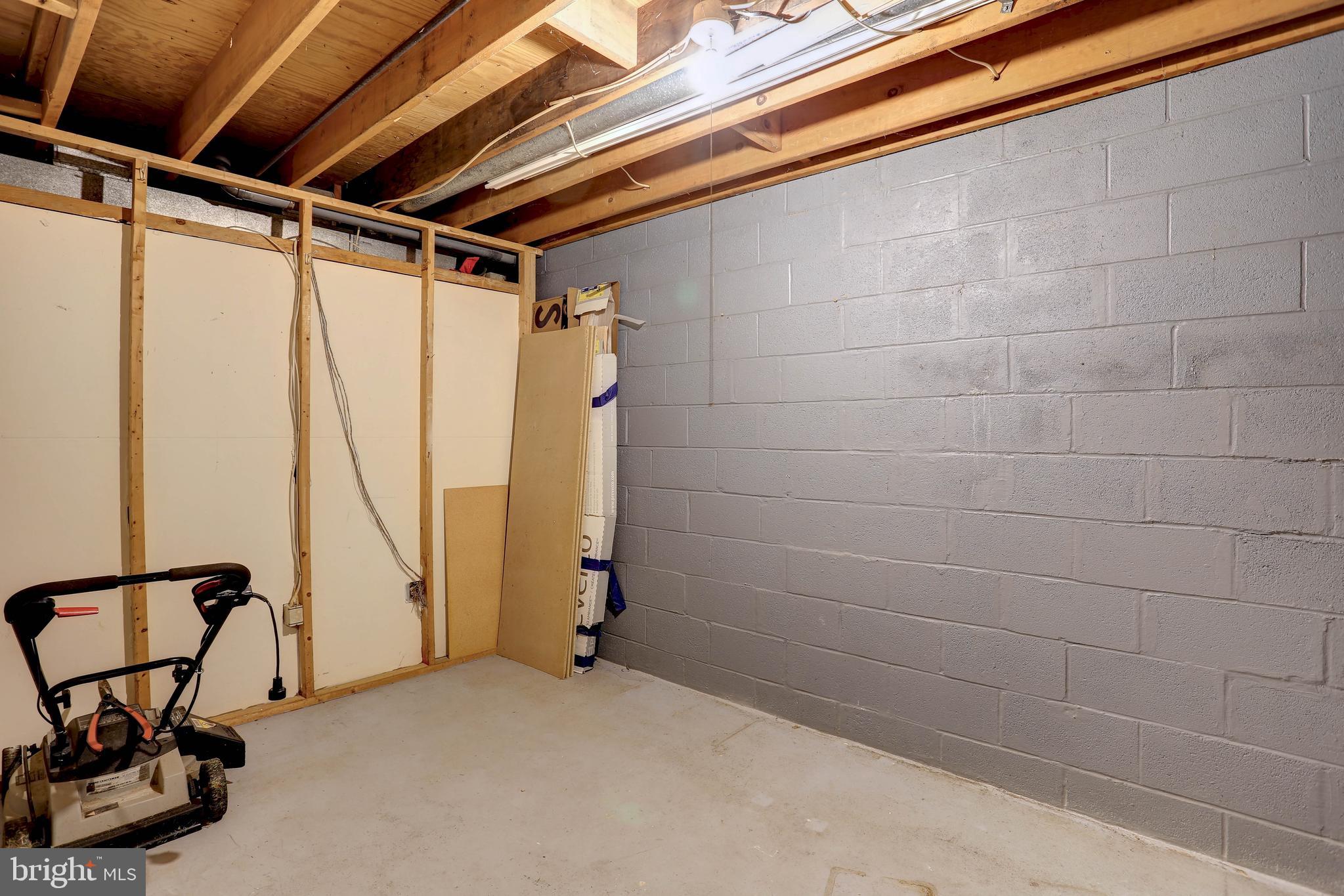 KING CHARLES COMMONS - Residential