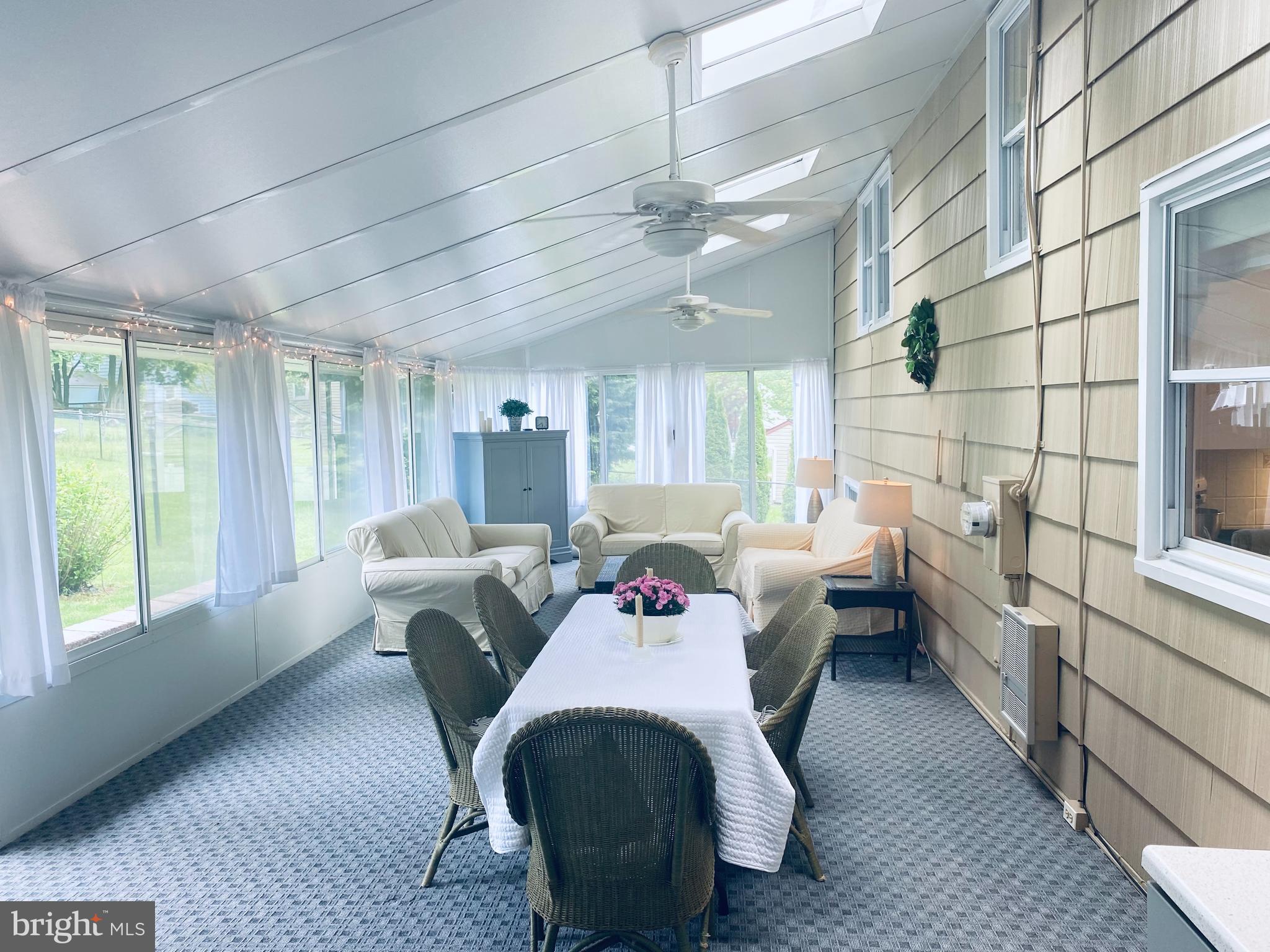 HILLSIDE MANOR - Residential