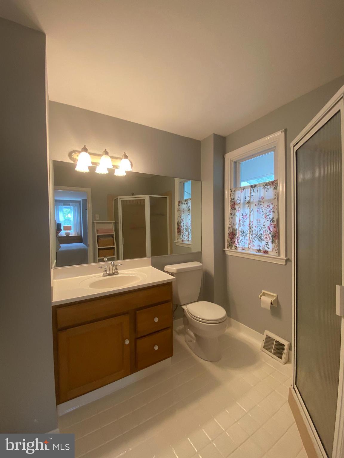 HILLSIDE MANOR - Residential