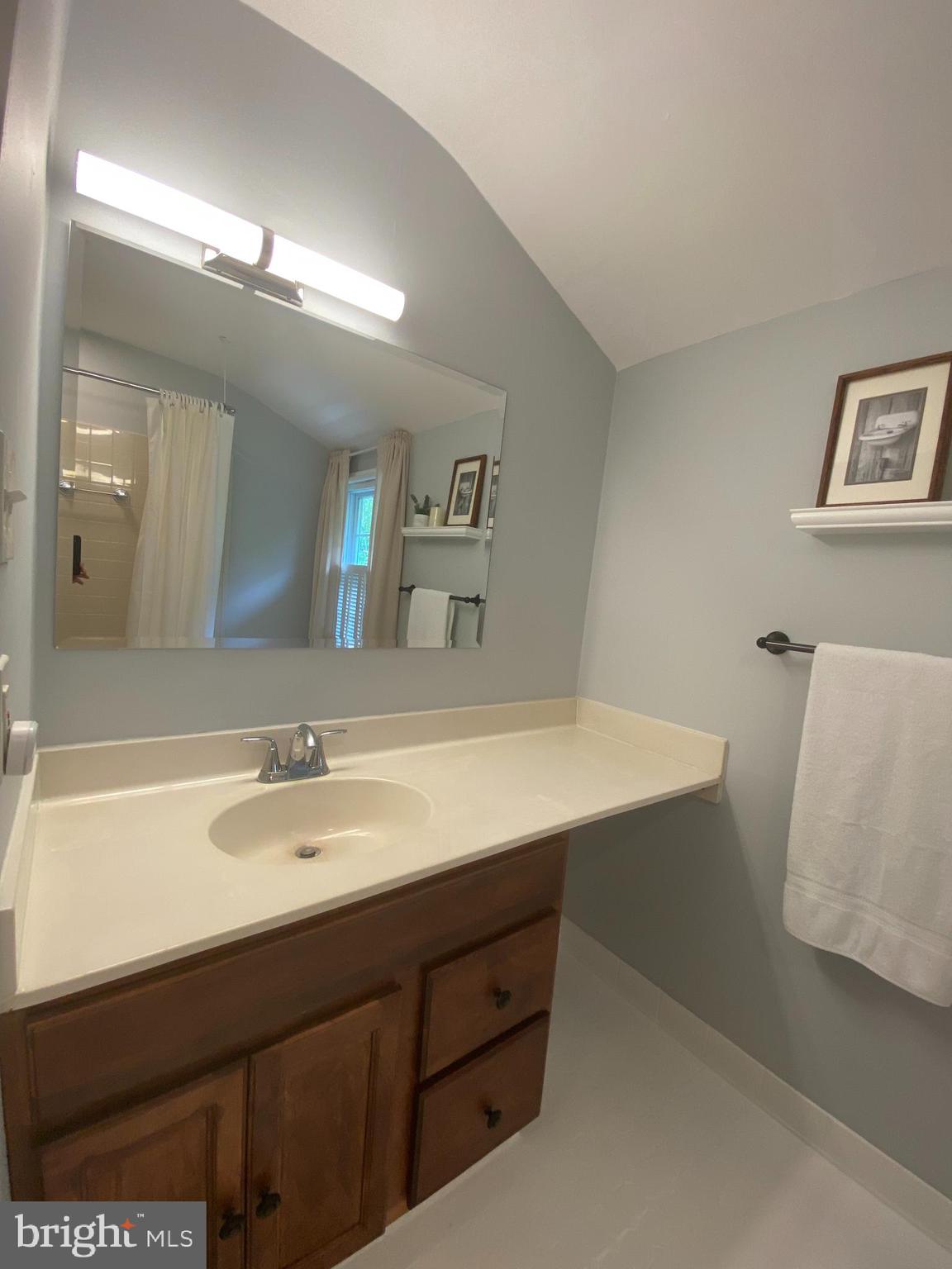 HILLSIDE MANOR - Residential