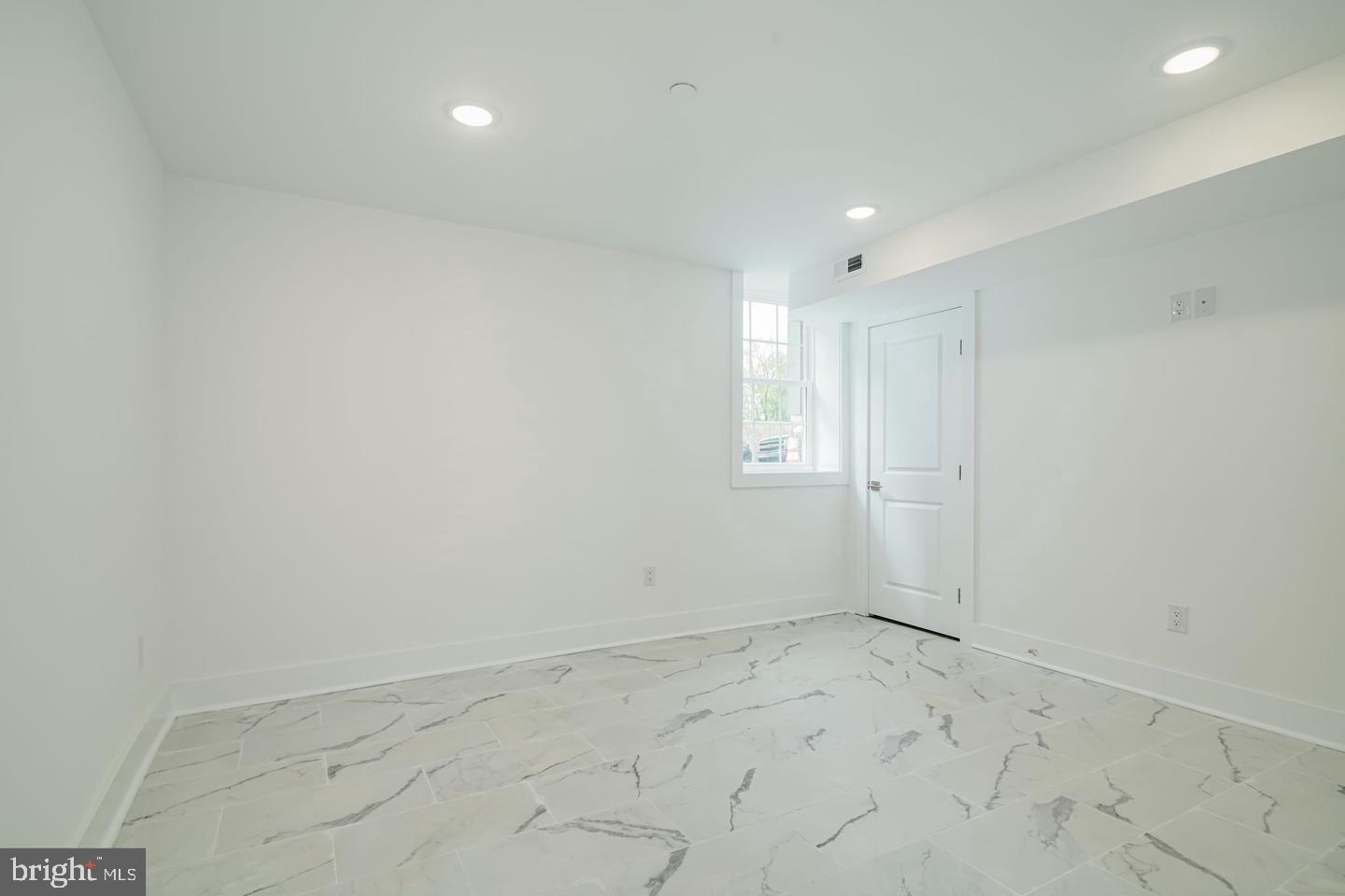 NORRIS SQUARE - Residential Lease