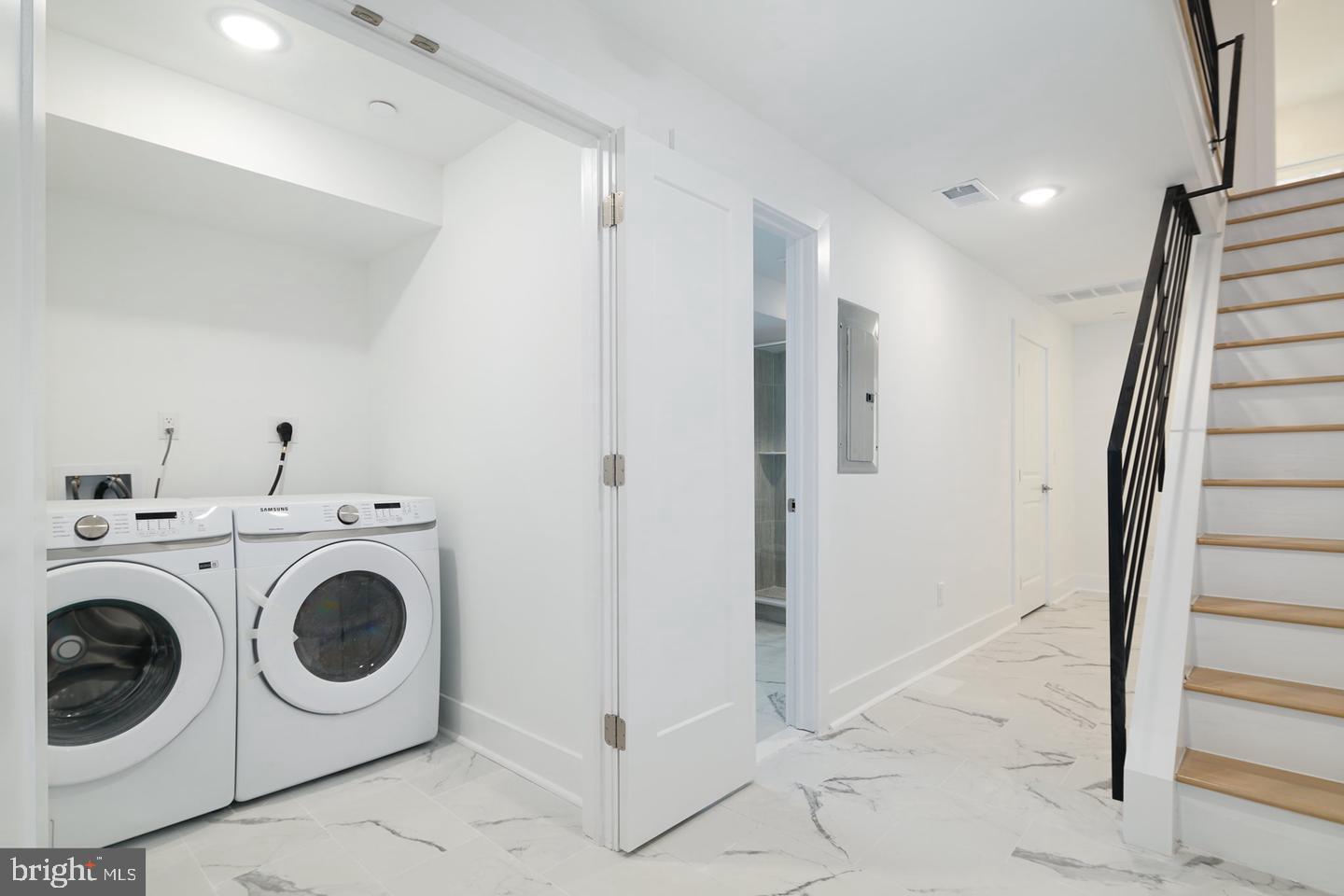 NORRIS SQUARE - Residential Lease