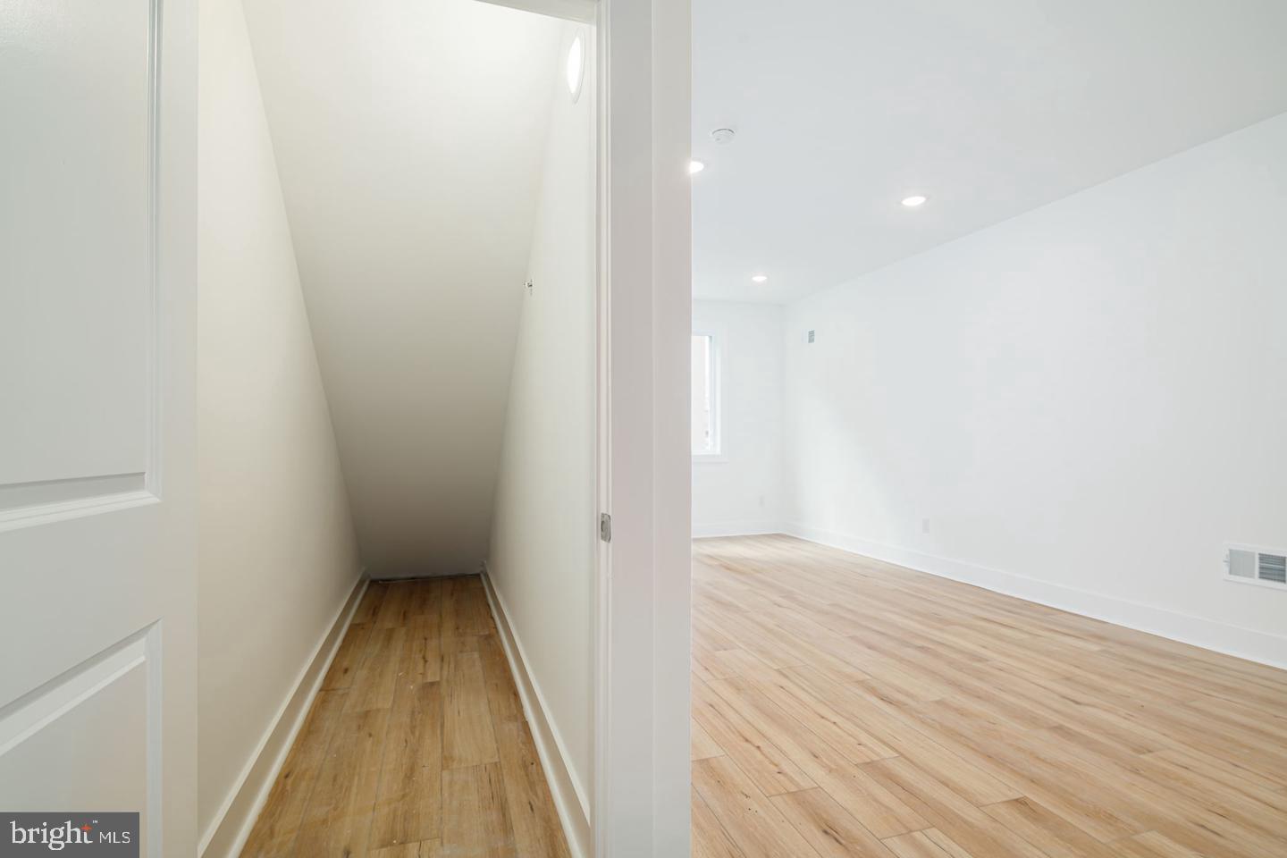 NORRIS SQUARE - Residential Lease