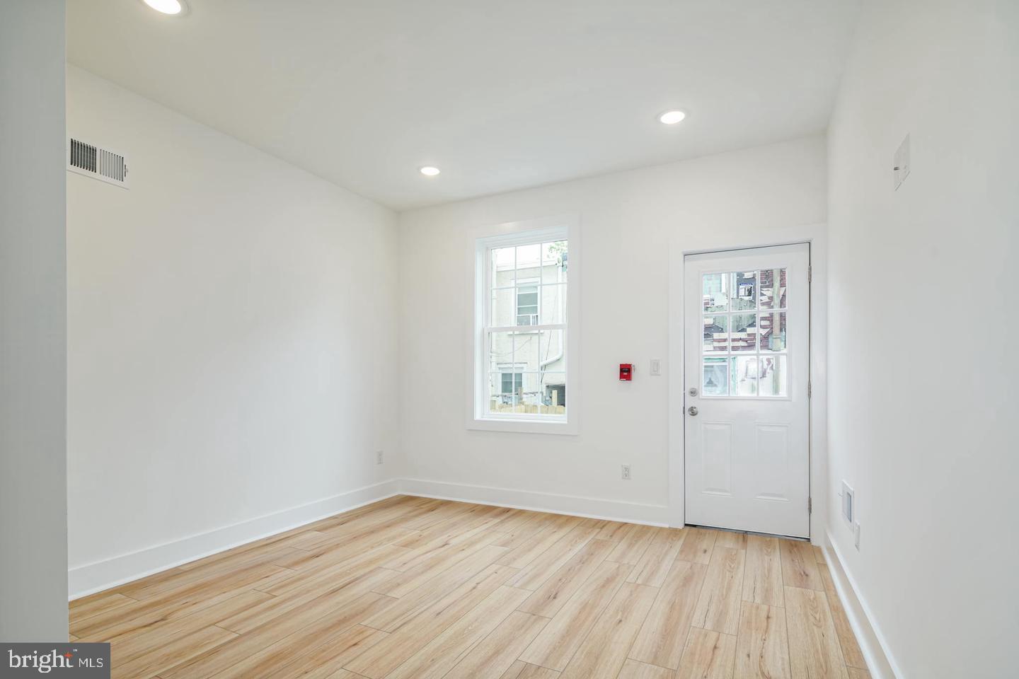 NORRIS SQUARE - Residential Lease