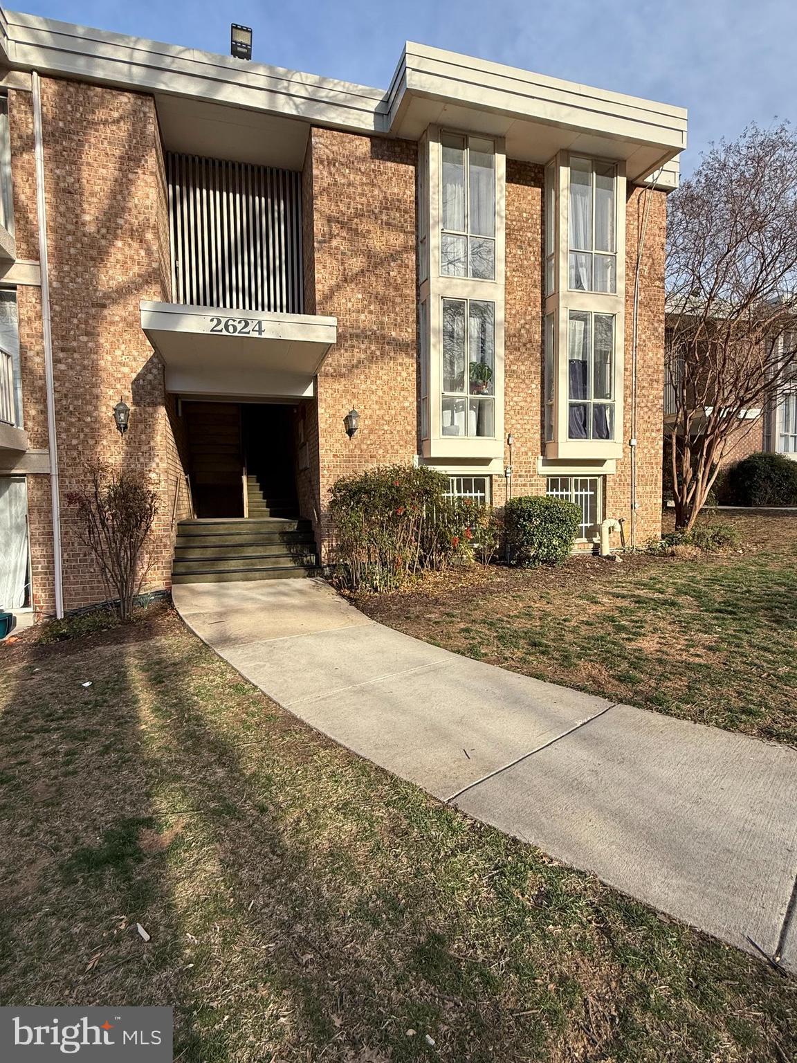 HUNTINGTON CLUB - Residential Lease