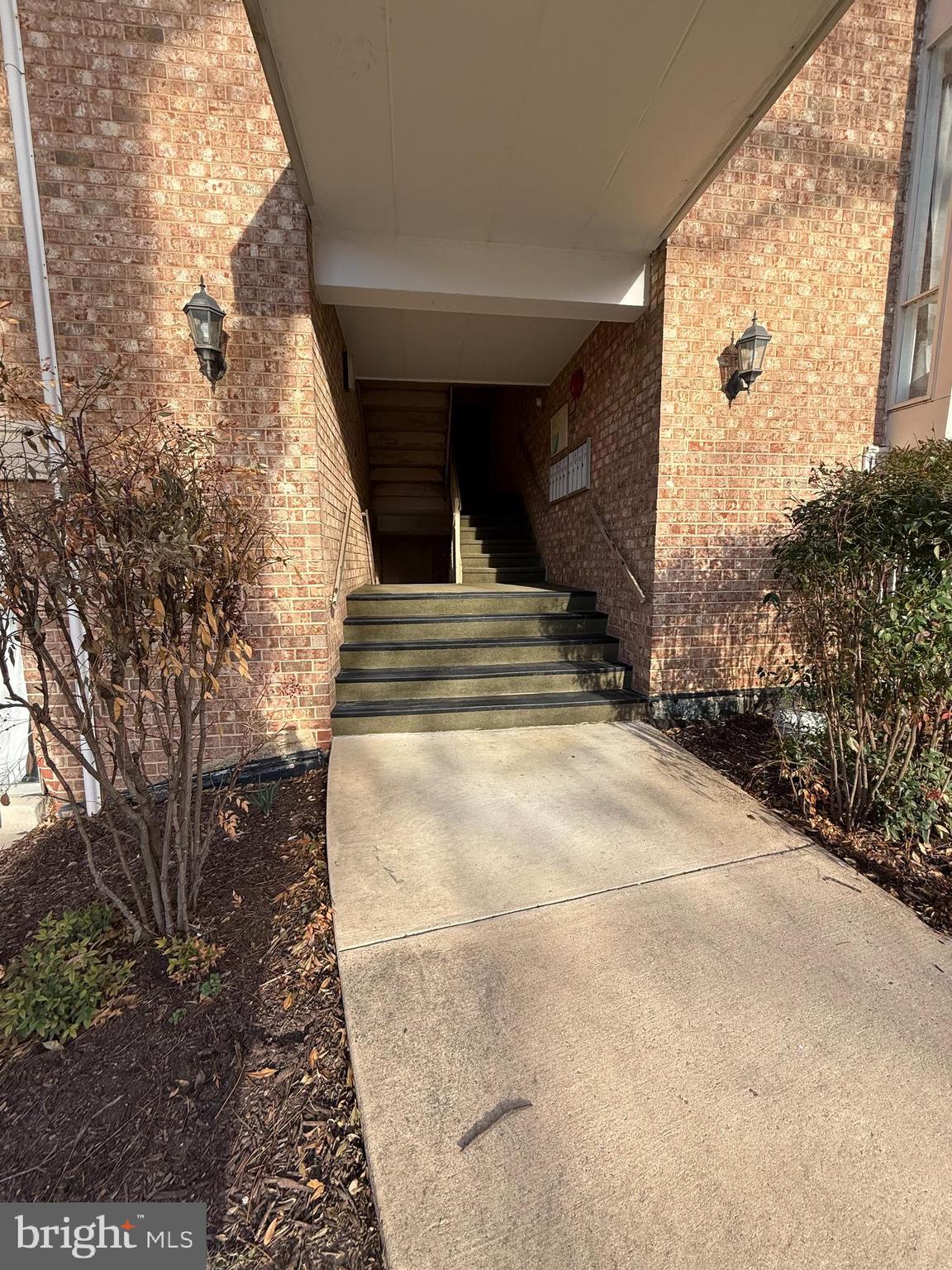 HUNTINGTON CLUB - Residential Lease