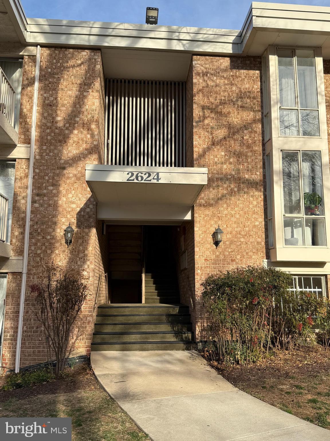 HUNTINGTON CLUB - Residential Lease