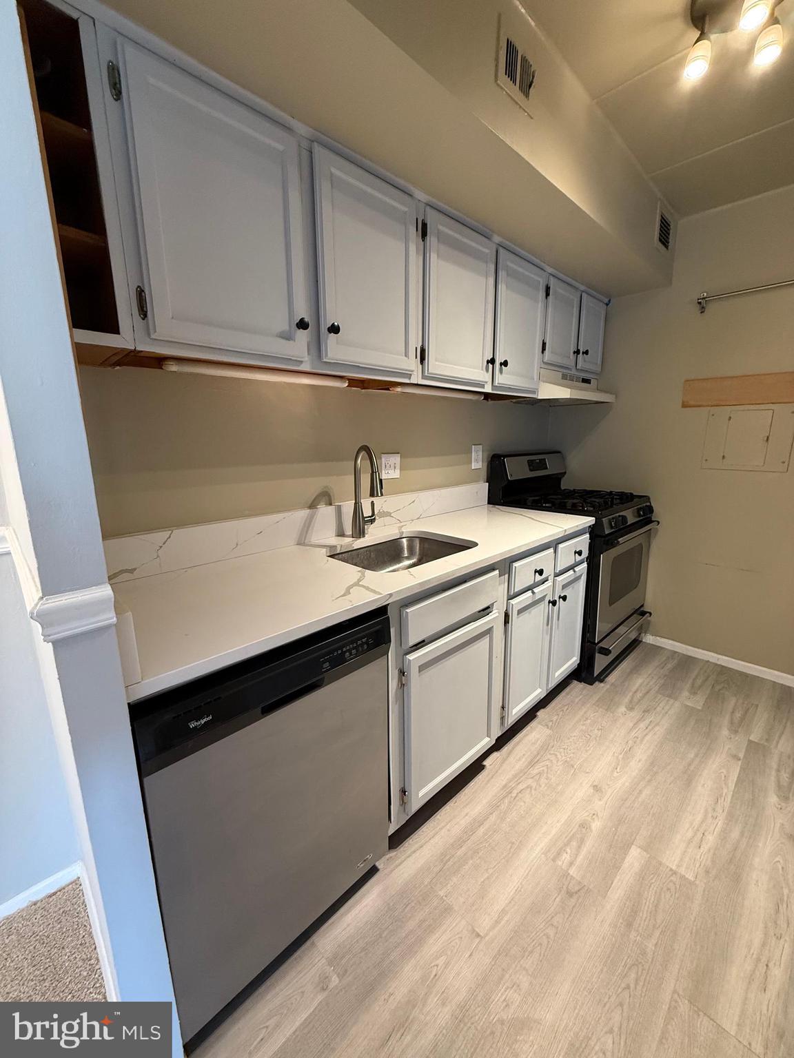 HUNTINGTON CLUB - Residential Lease