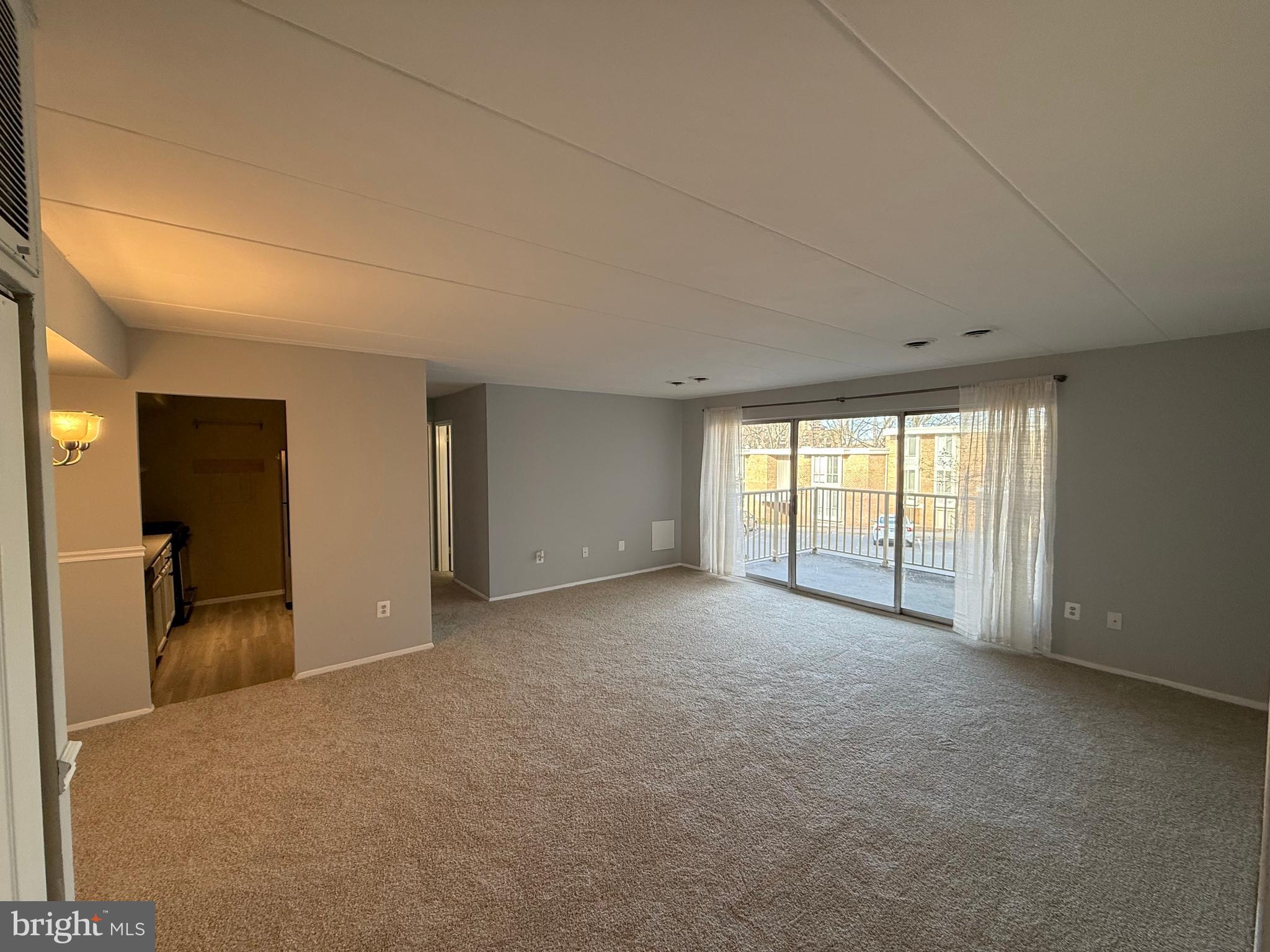 HUNTINGTON CLUB - Residential Lease