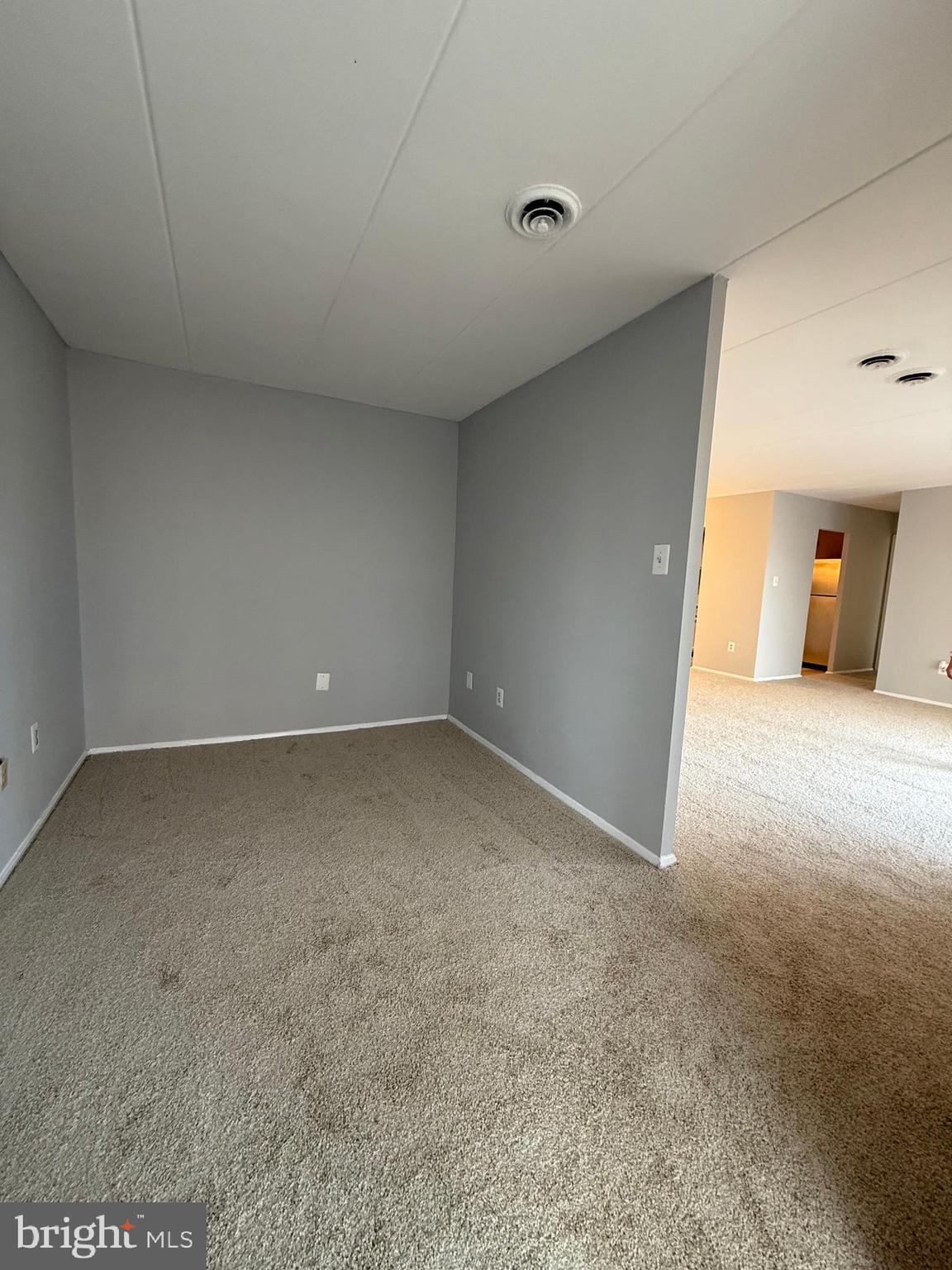 HUNTINGTON CLUB - Residential Lease