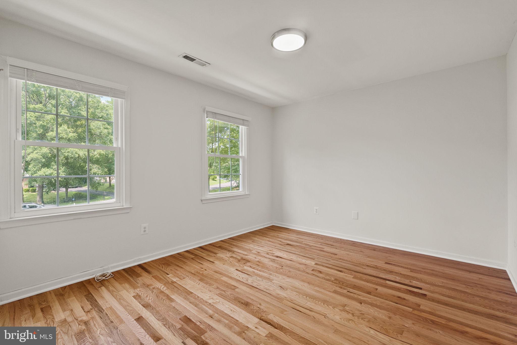 LANGLEY OAKS - Residential Lease