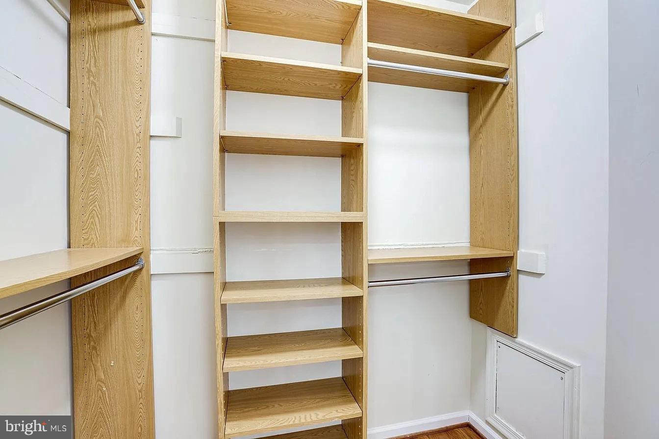 LANGLEY OAKS - Residential Lease