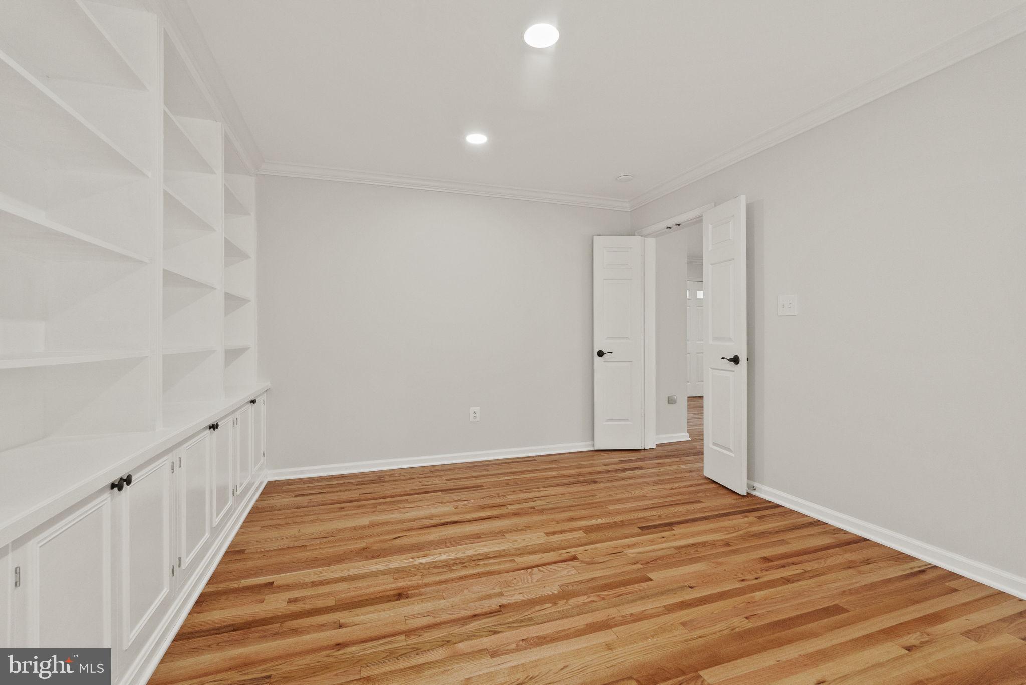 LANGLEY OAKS - Residential Lease