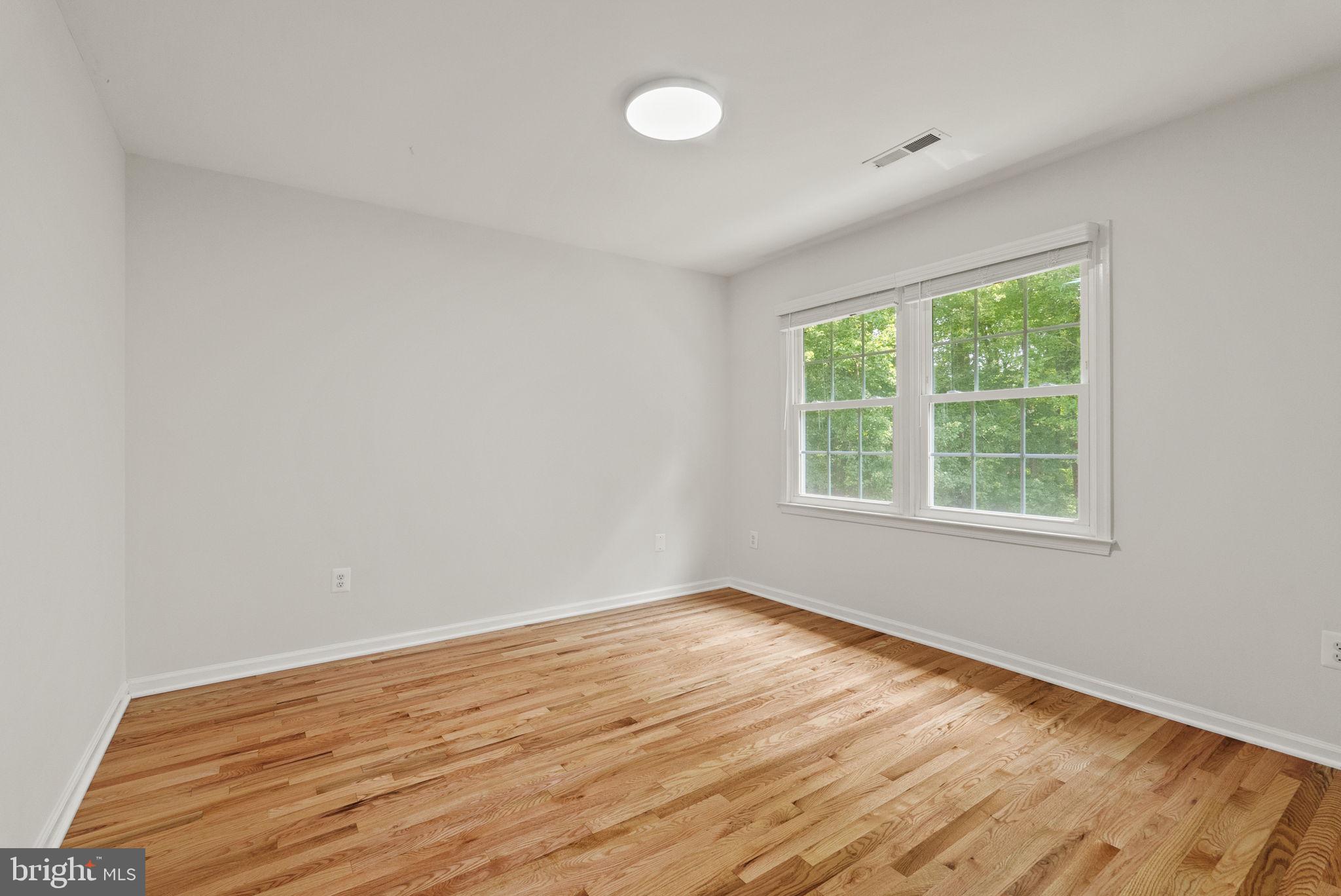 LANGLEY OAKS - Residential Lease