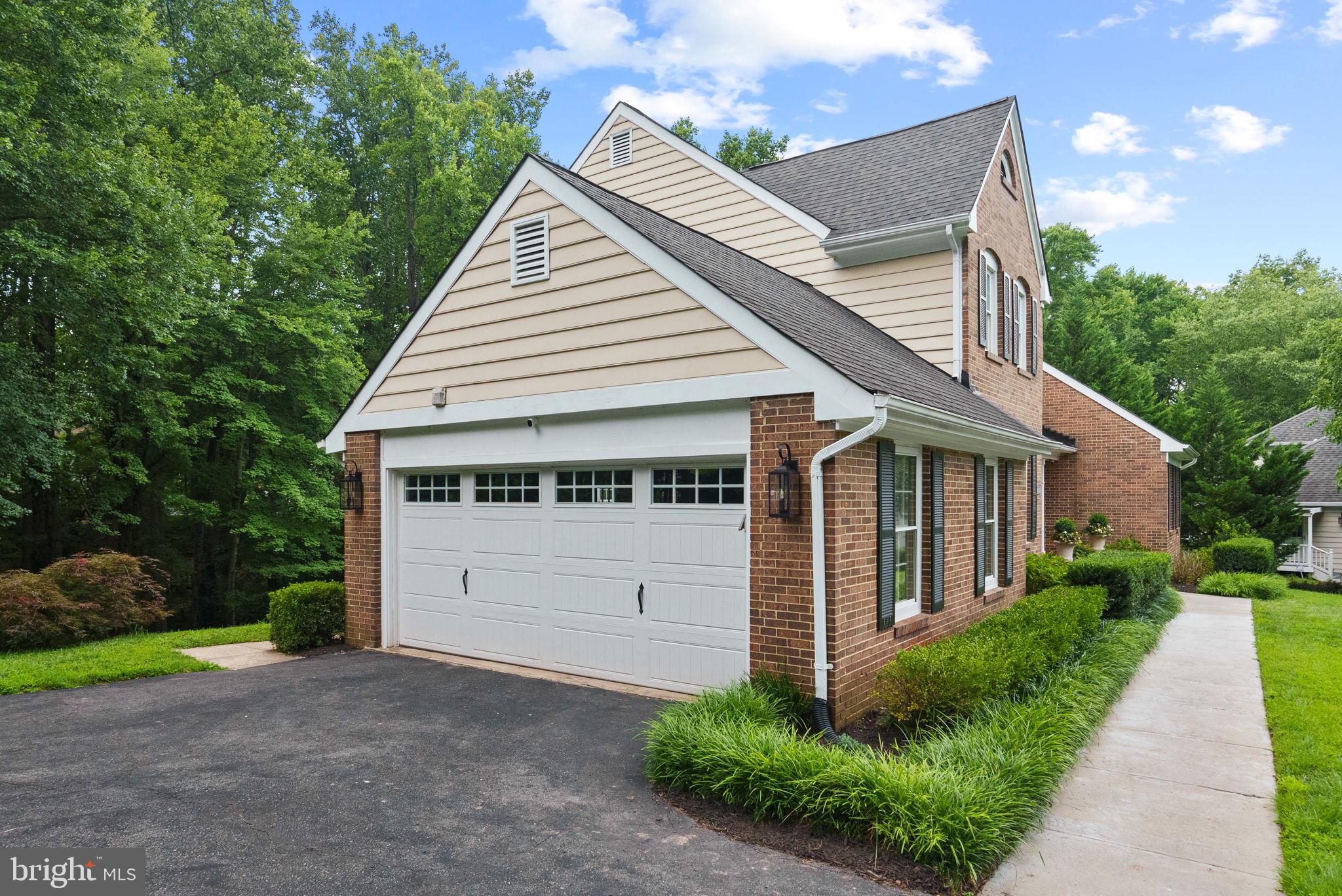 LANGLEY OAKS - Residential Lease