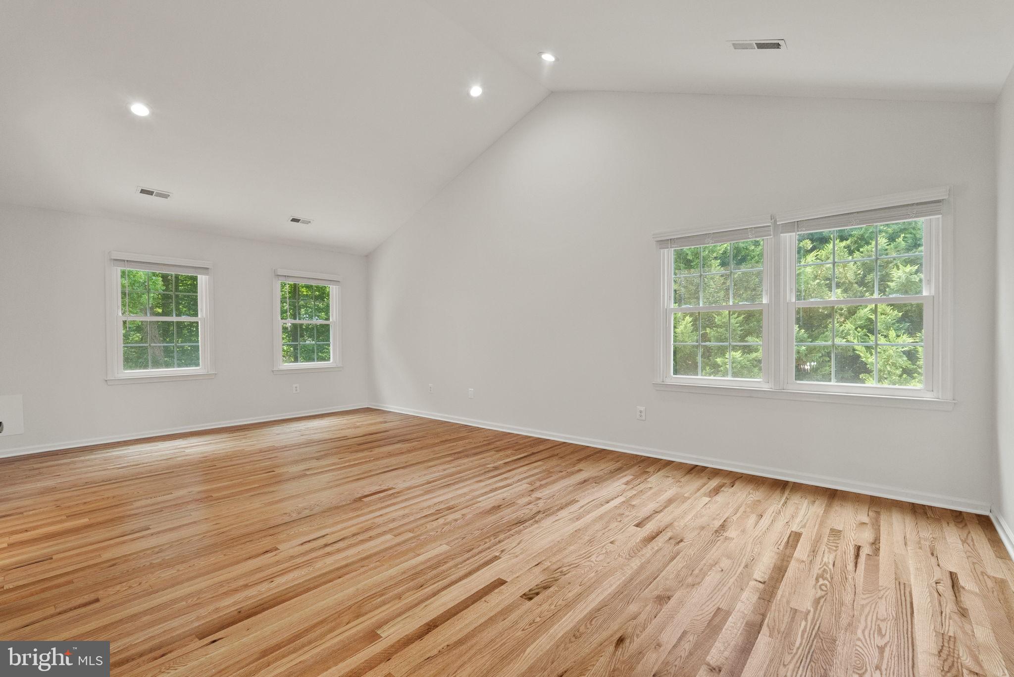 LANGLEY OAKS - Residential Lease