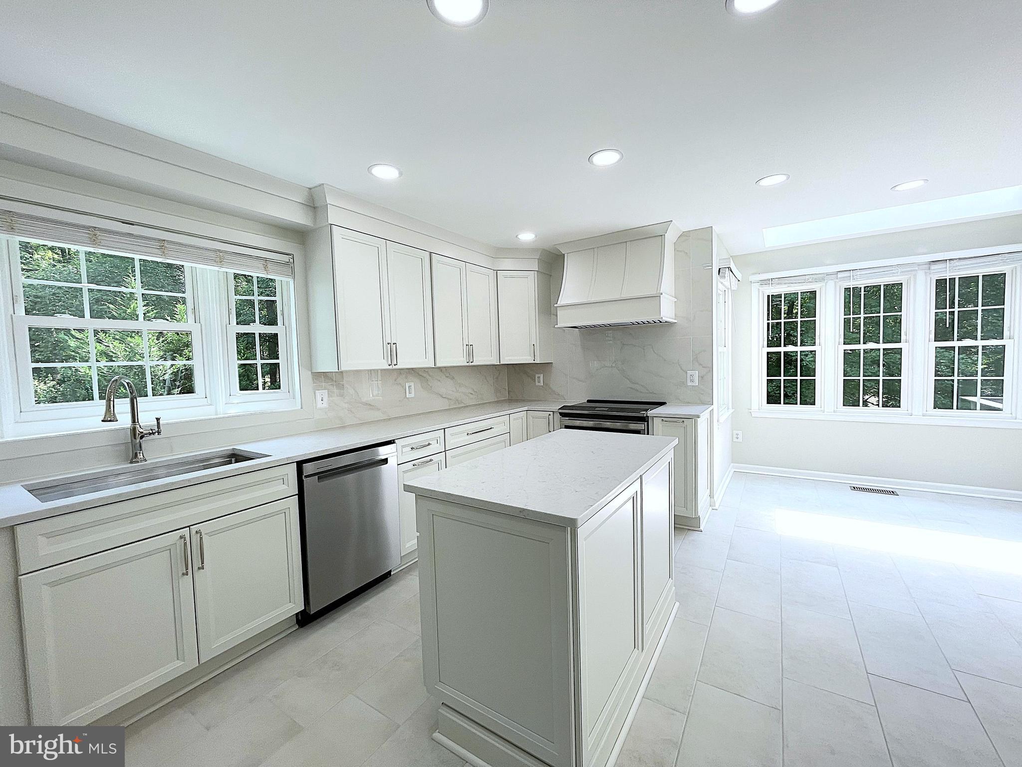 LANGLEY OAKS - Residential Lease