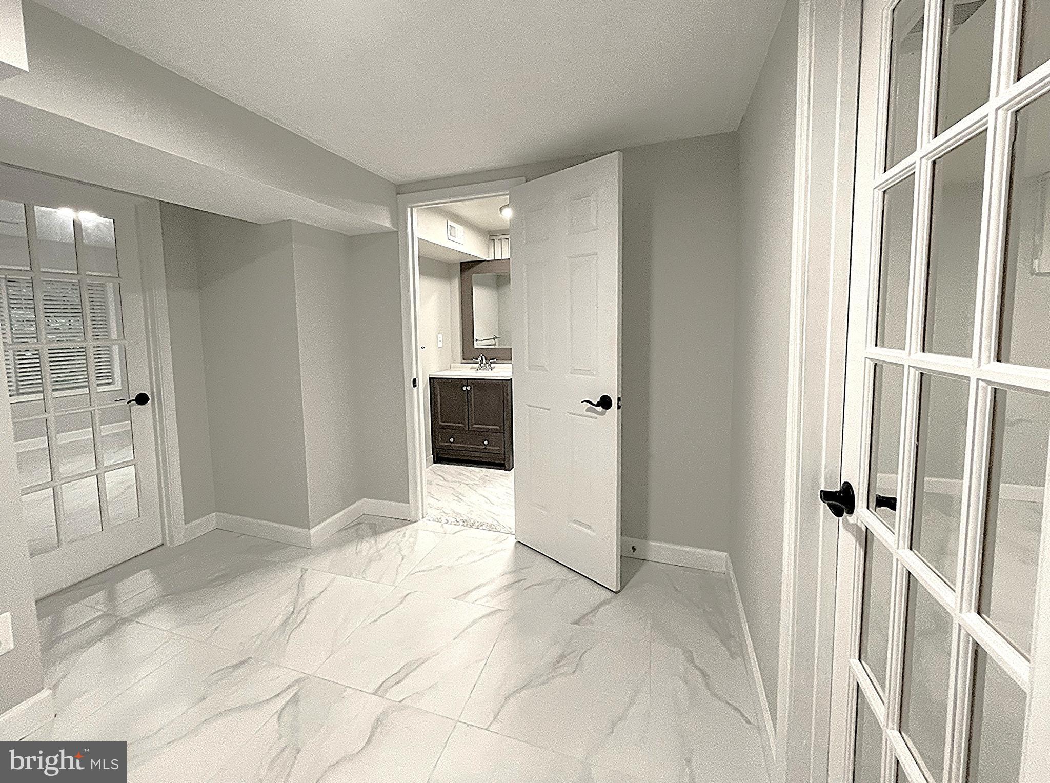 LANGLEY OAKS - Residential Lease