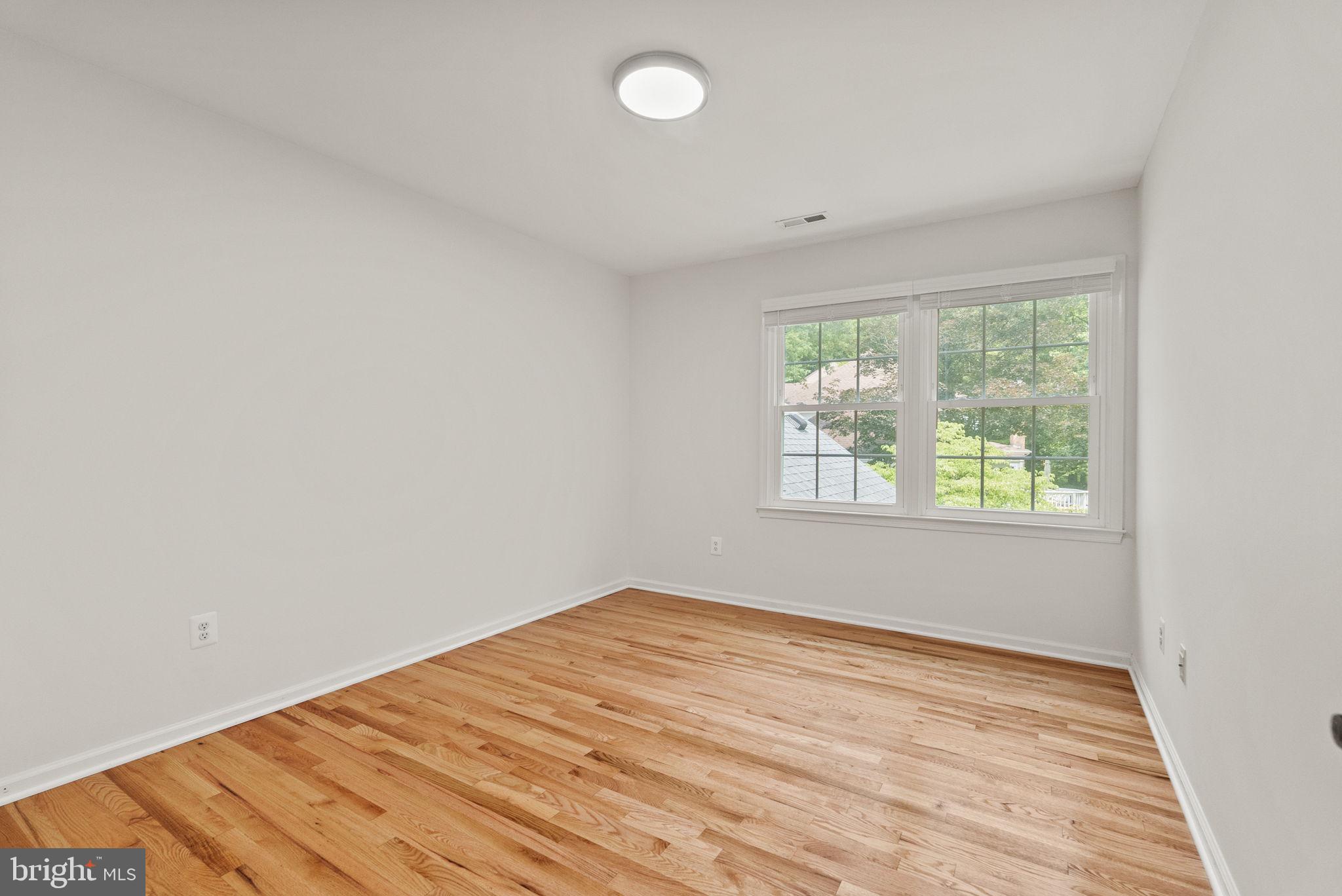 LANGLEY OAKS - Residential Lease