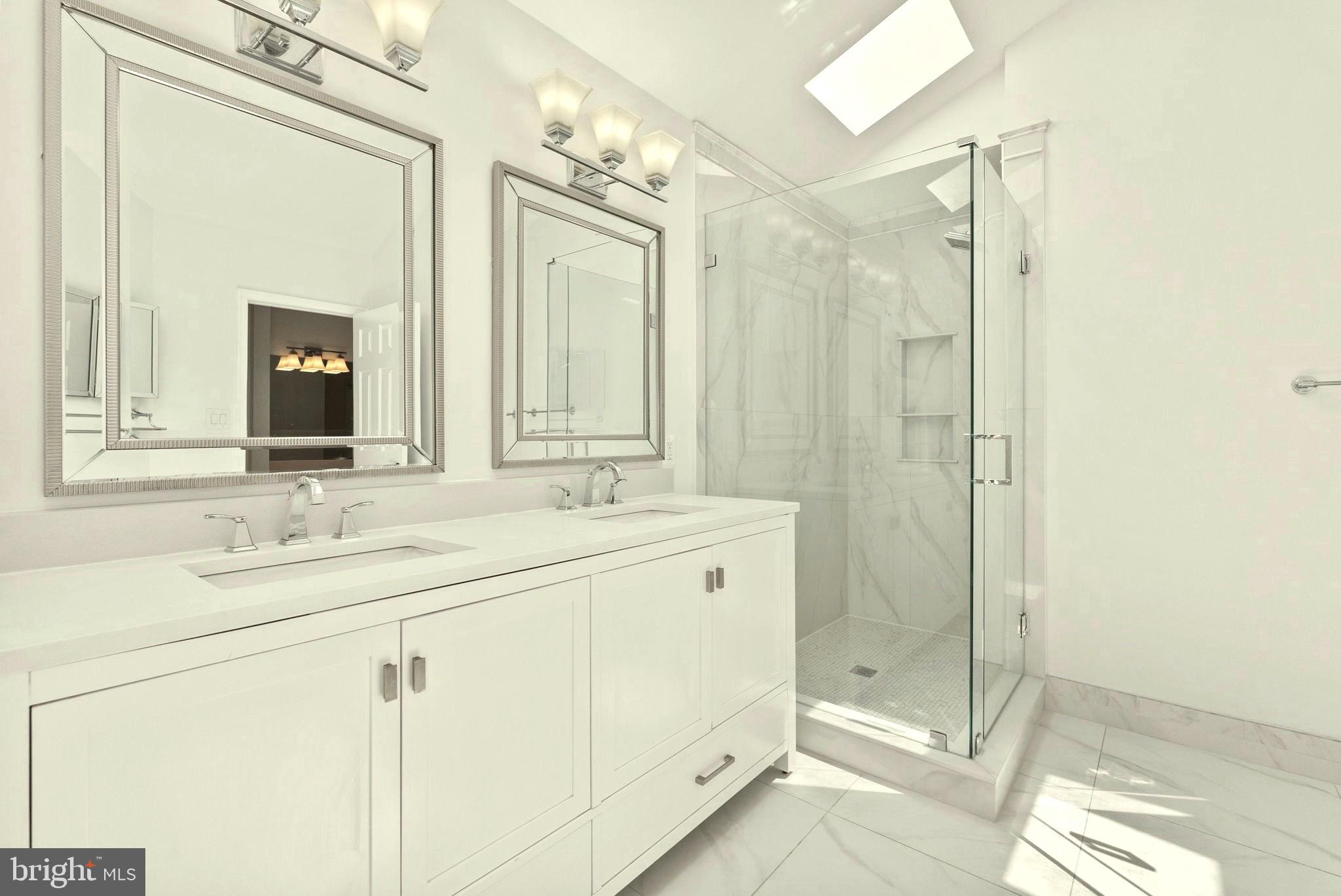 LANGLEY OAKS - Residential Lease