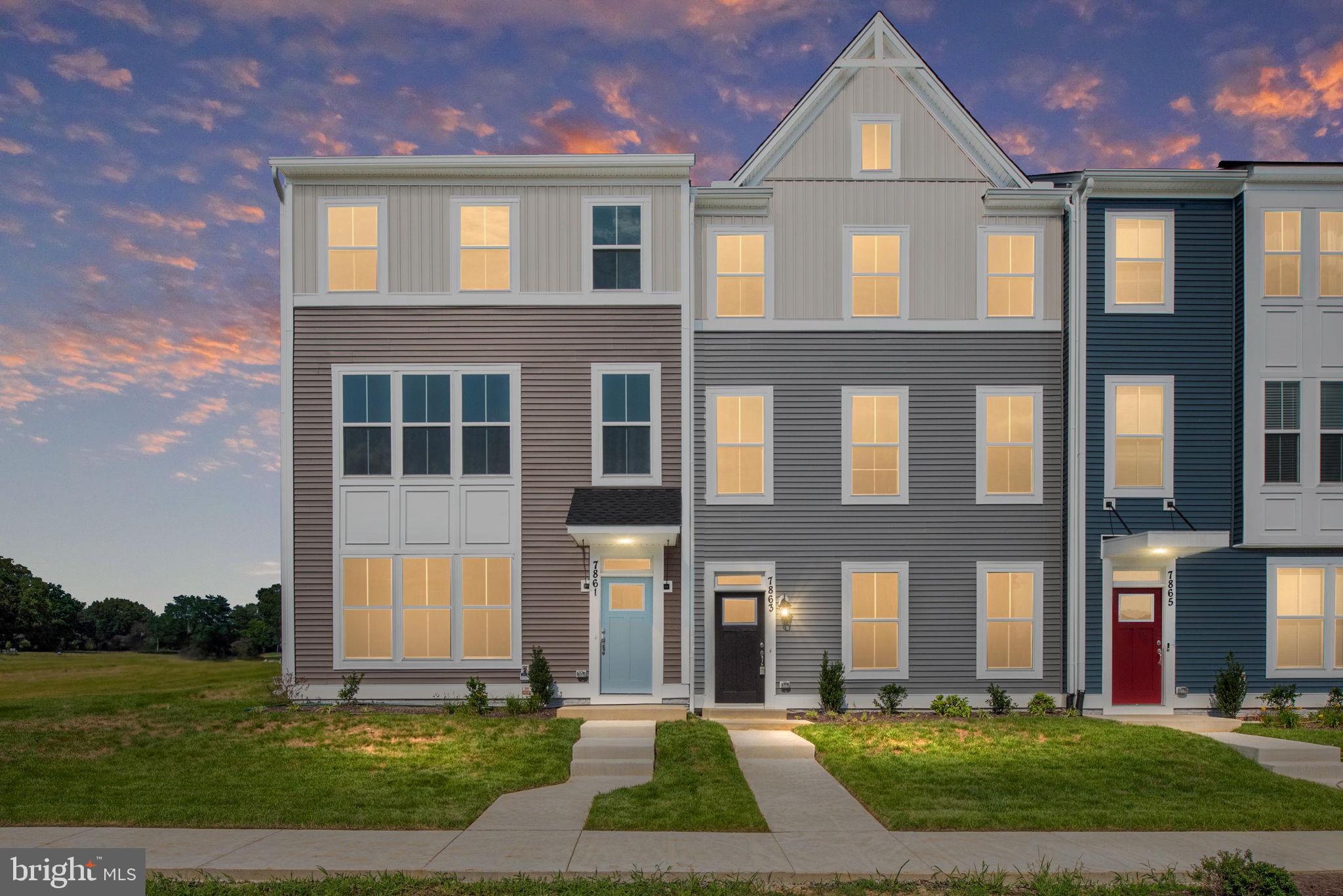 8804 SELBY COURT