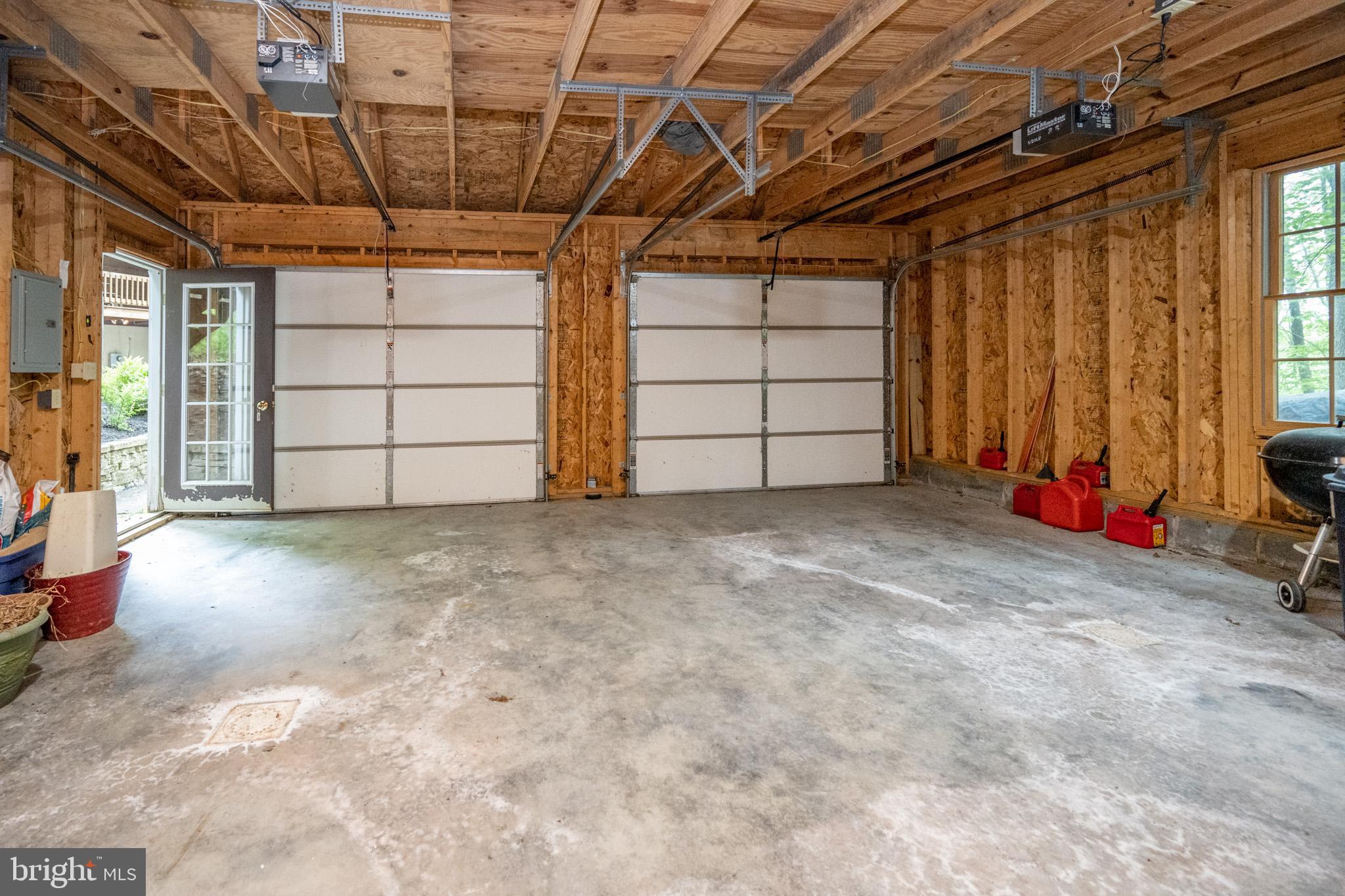 LAKE SHORE ESTATES - Residential