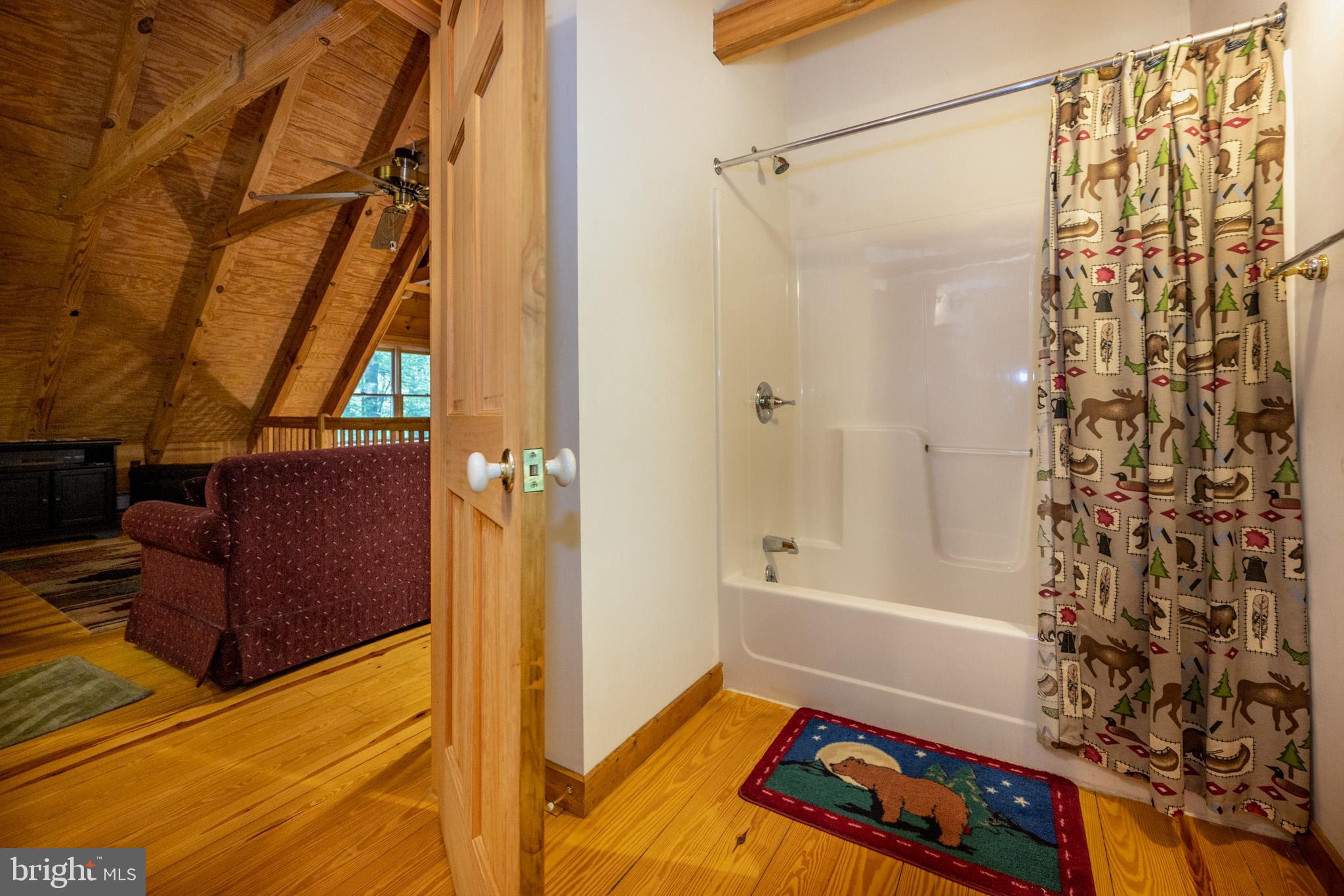 LAKE SHORE ESTATES - Residential