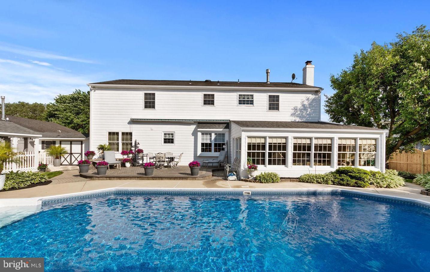 5 GREENLEIGH CIRCLE