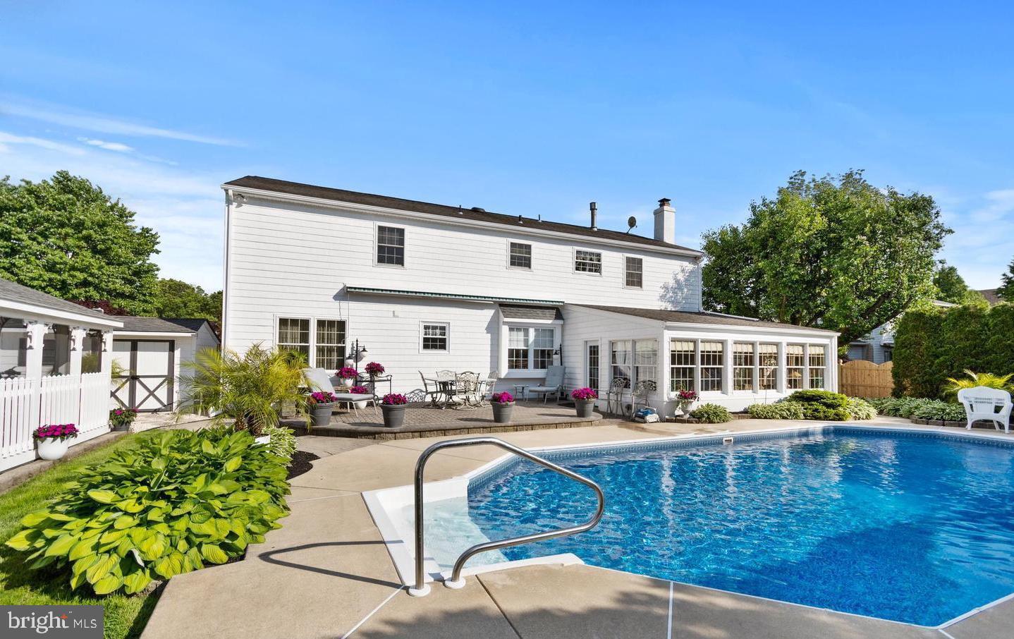 5 GREENLEIGH CIRCLE
