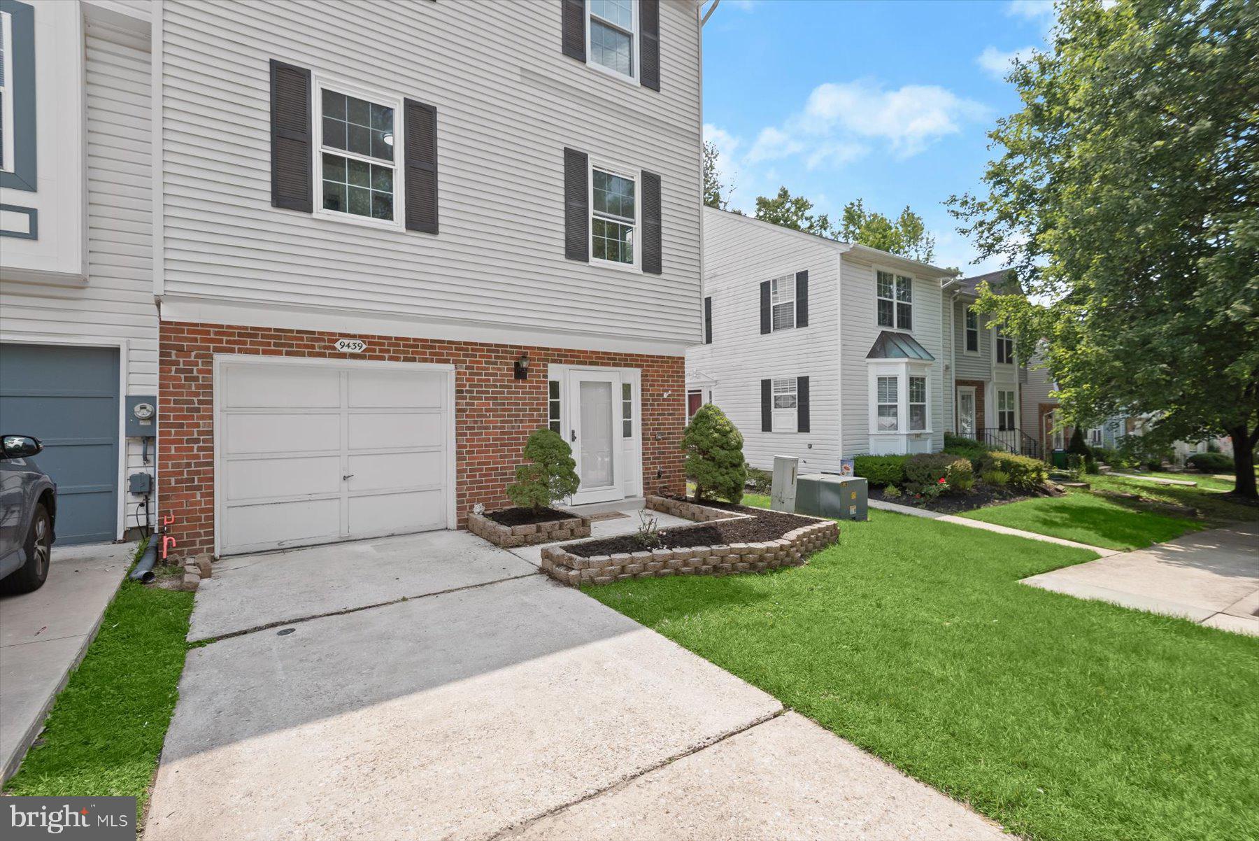 9439 FENS HOLLOW