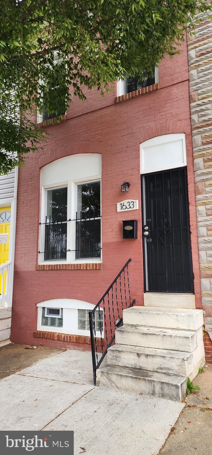 BROADWAY EAST - Residential Lease