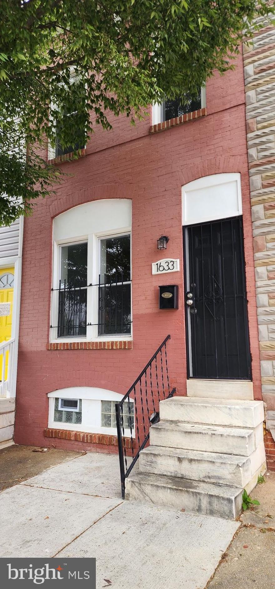 Modern living at it's finest in downtown Baltimore!
You'll love the open floorplan with exposed brick wall in the living room and stairway. This bright and airy home is very welcoming.
The kitchen features stainless steel appliances, custom white cabinetry, and gas cooking!
The bedrooms are fully carpeted and located on the upper level.
Fully finished basement for added relaxation.
Close to Inner Harbor and major commuter routes.
Don't let this one slip away. Contact us today for your private showing.