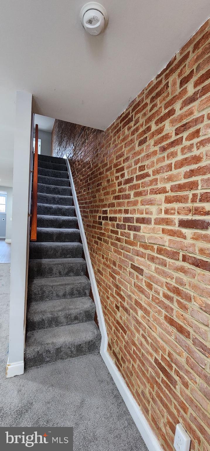 BROADWAY EAST - Residential Lease